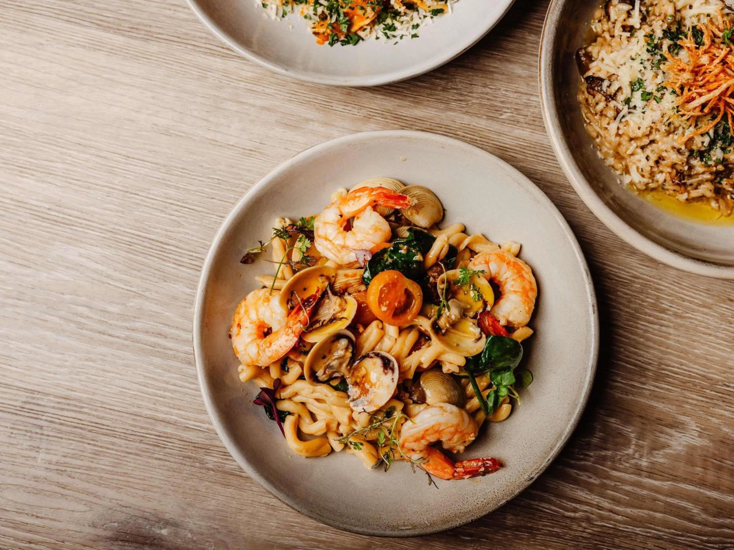 Restaurant/places to eat in Peppers Waymouth Hotel