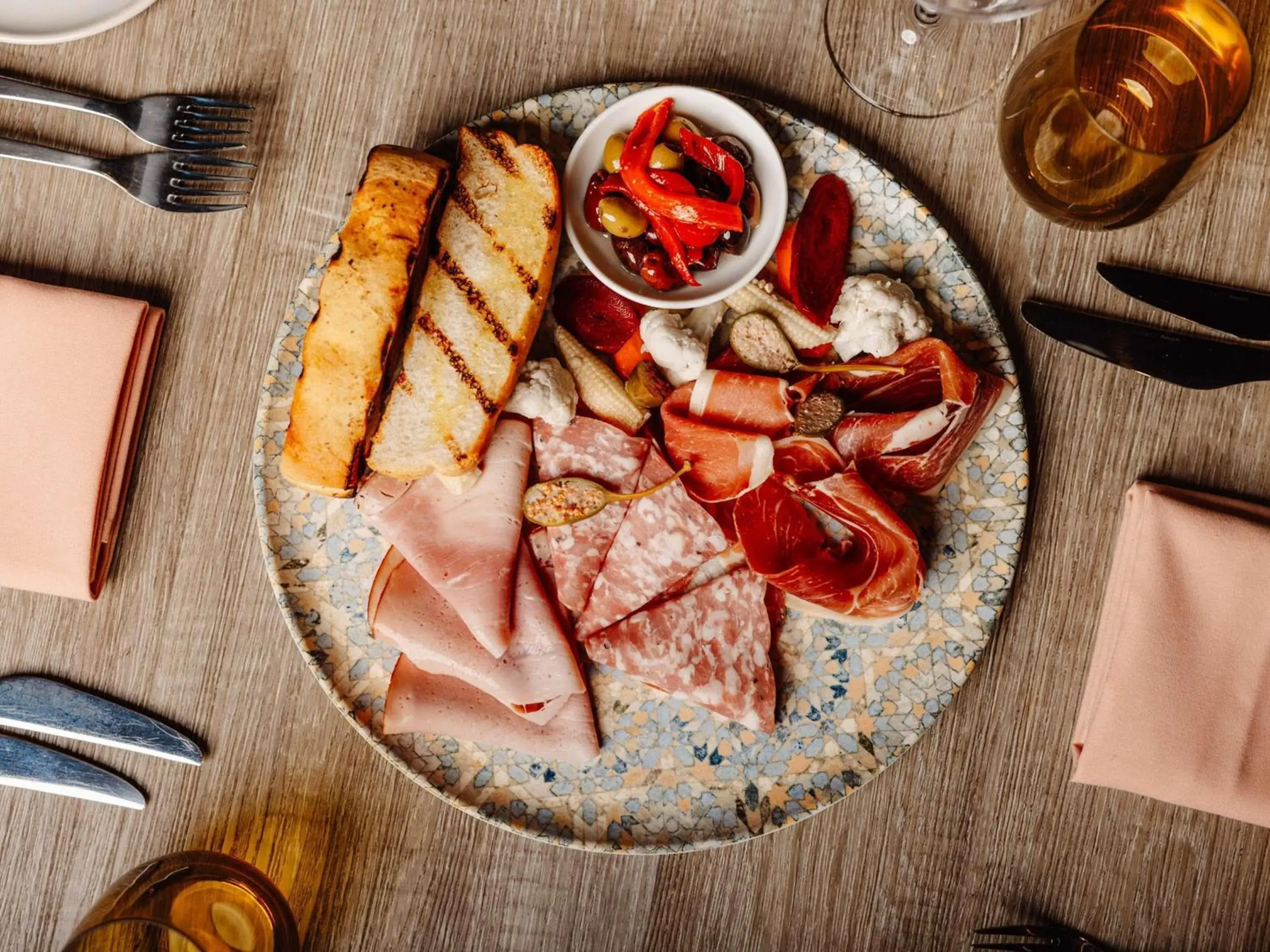 Restaurant/places to eat in Peppers Waymouth Hotel Restaurant/places to eat in Peppers Waymouth Hotel