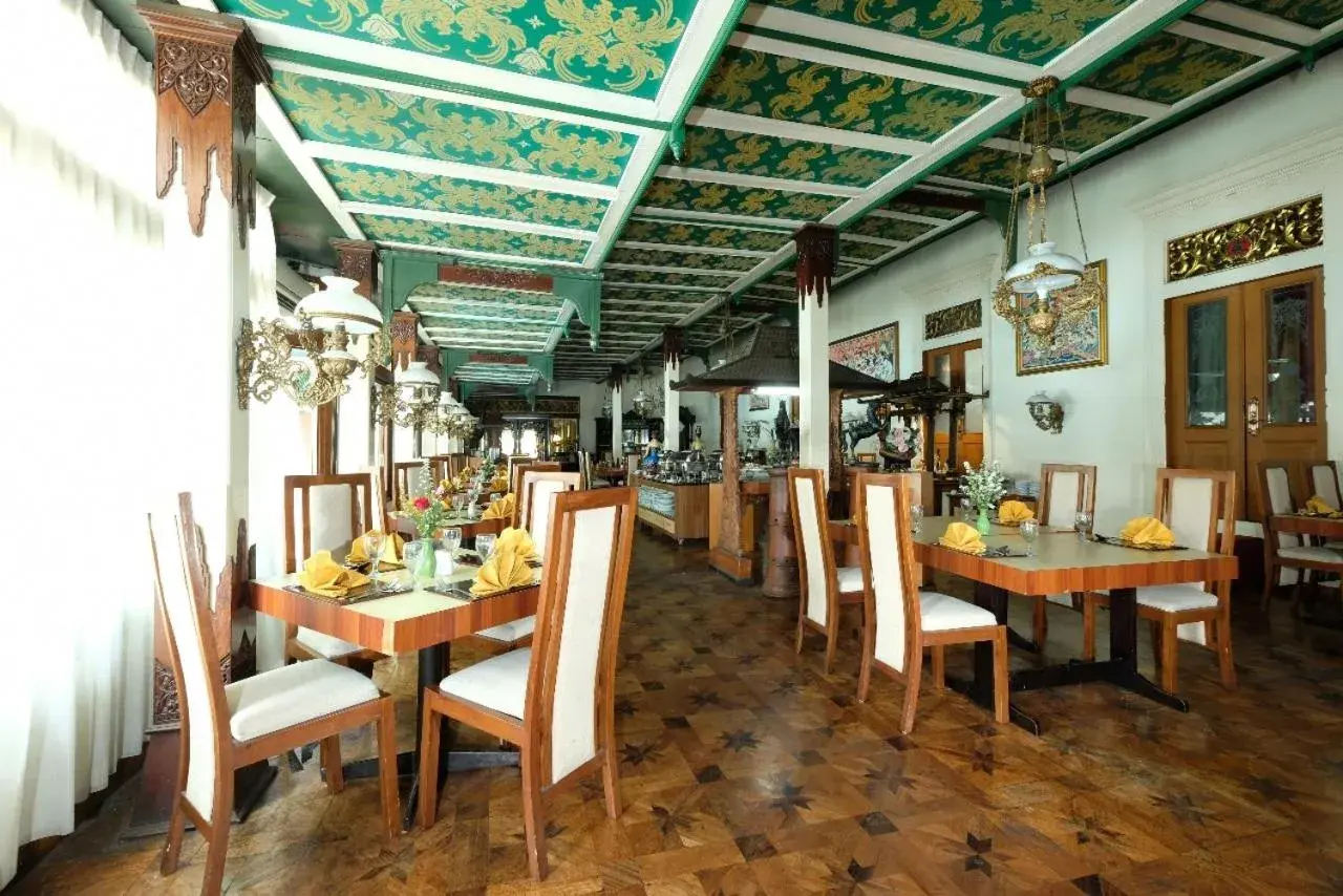 Restaurant/places to eat in Kusuma Sahid Prince Hotel Solo Restaurant/places to eat in Kusuma Sahid Prince Hotel Solo