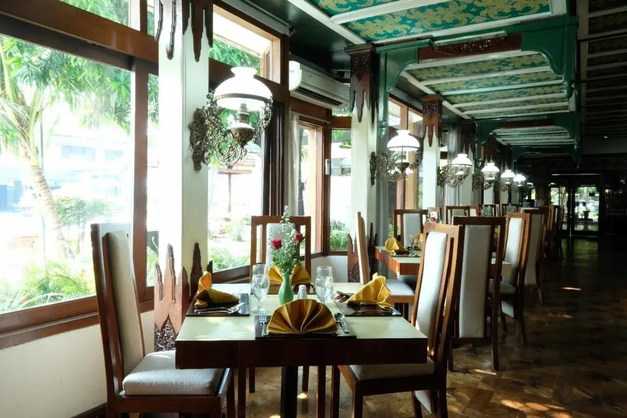Restaurant/places to eat in Kusuma Sahid Prince Hotel Solo Restaurant/places to eat in Kusuma Sahid Prince Hotel Solo