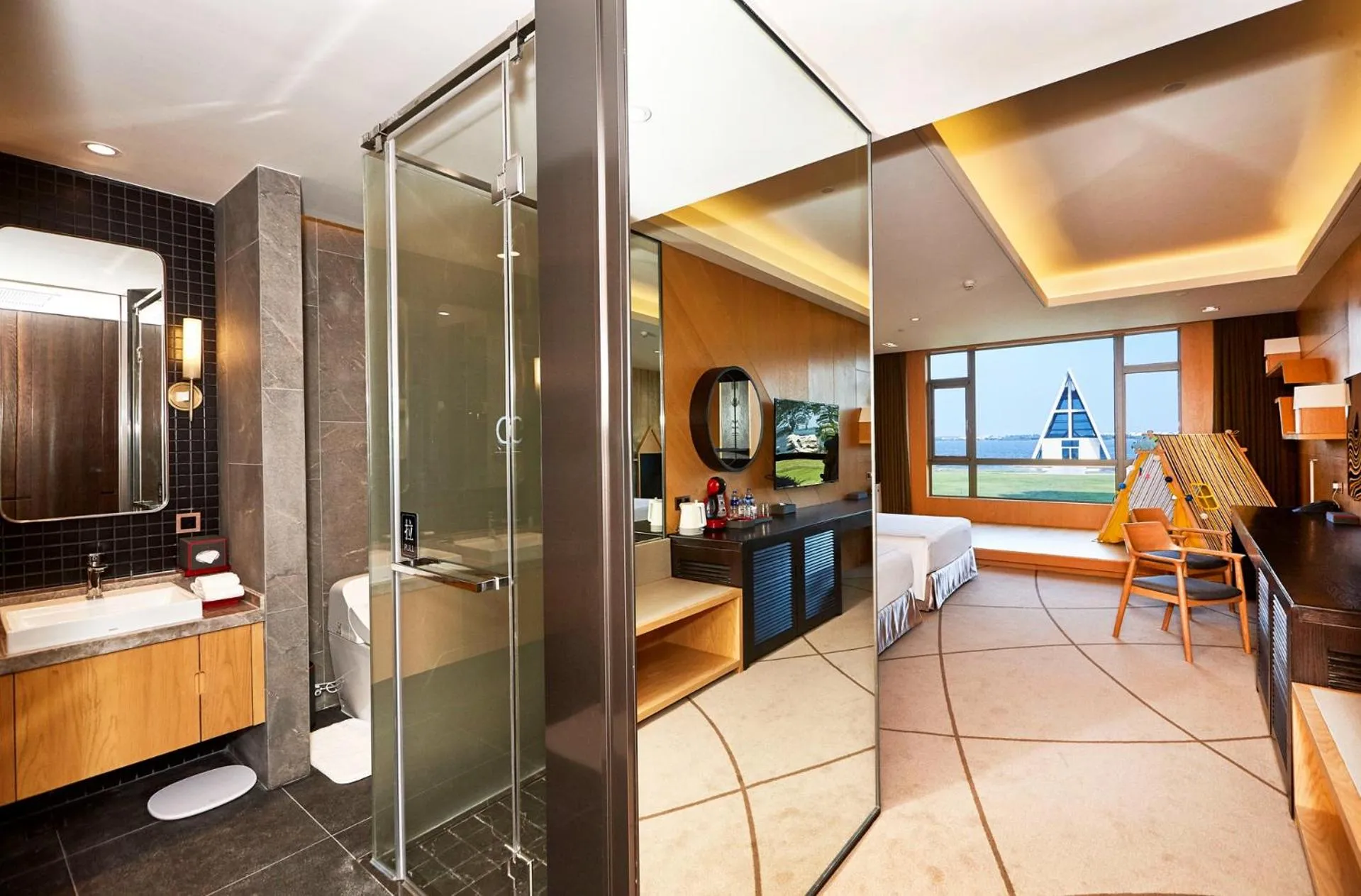 Photo of the whole room in Suzhou Tongli Lake View Hotel