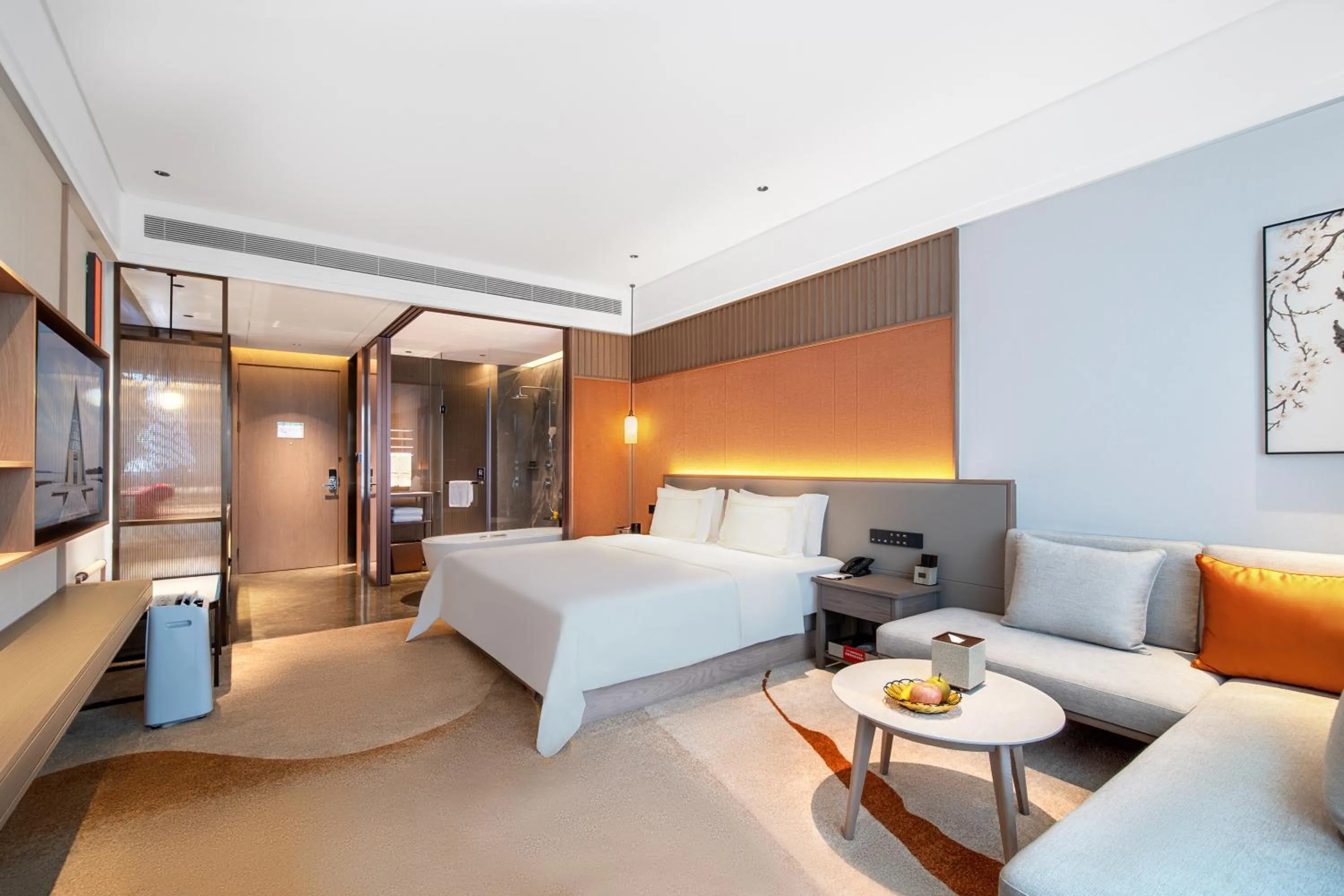 Photo of the whole room, Bed in Suzhou Tongli Lake View Hotel