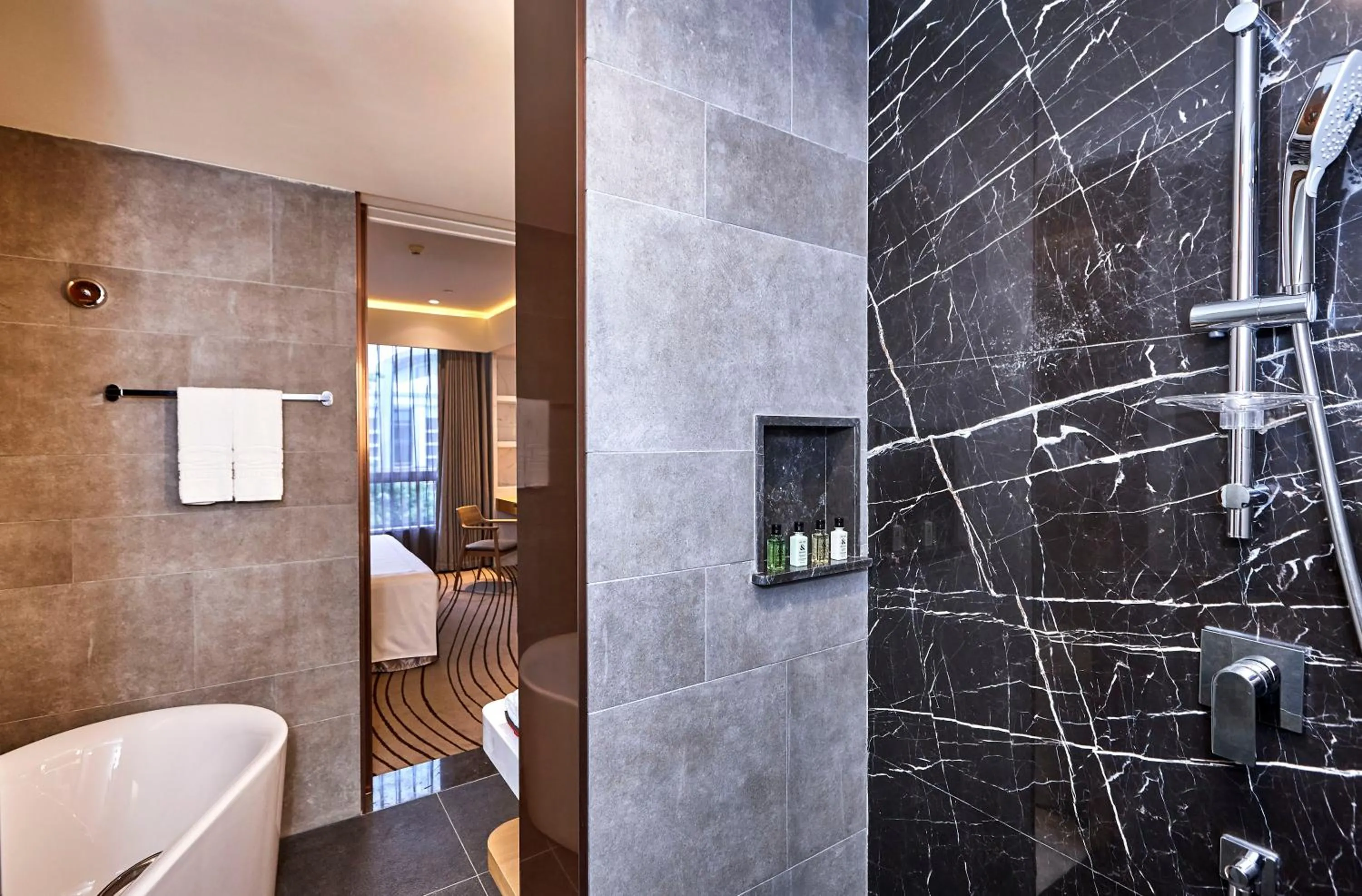 Shower in Suzhou Tongli Lake View Hotel