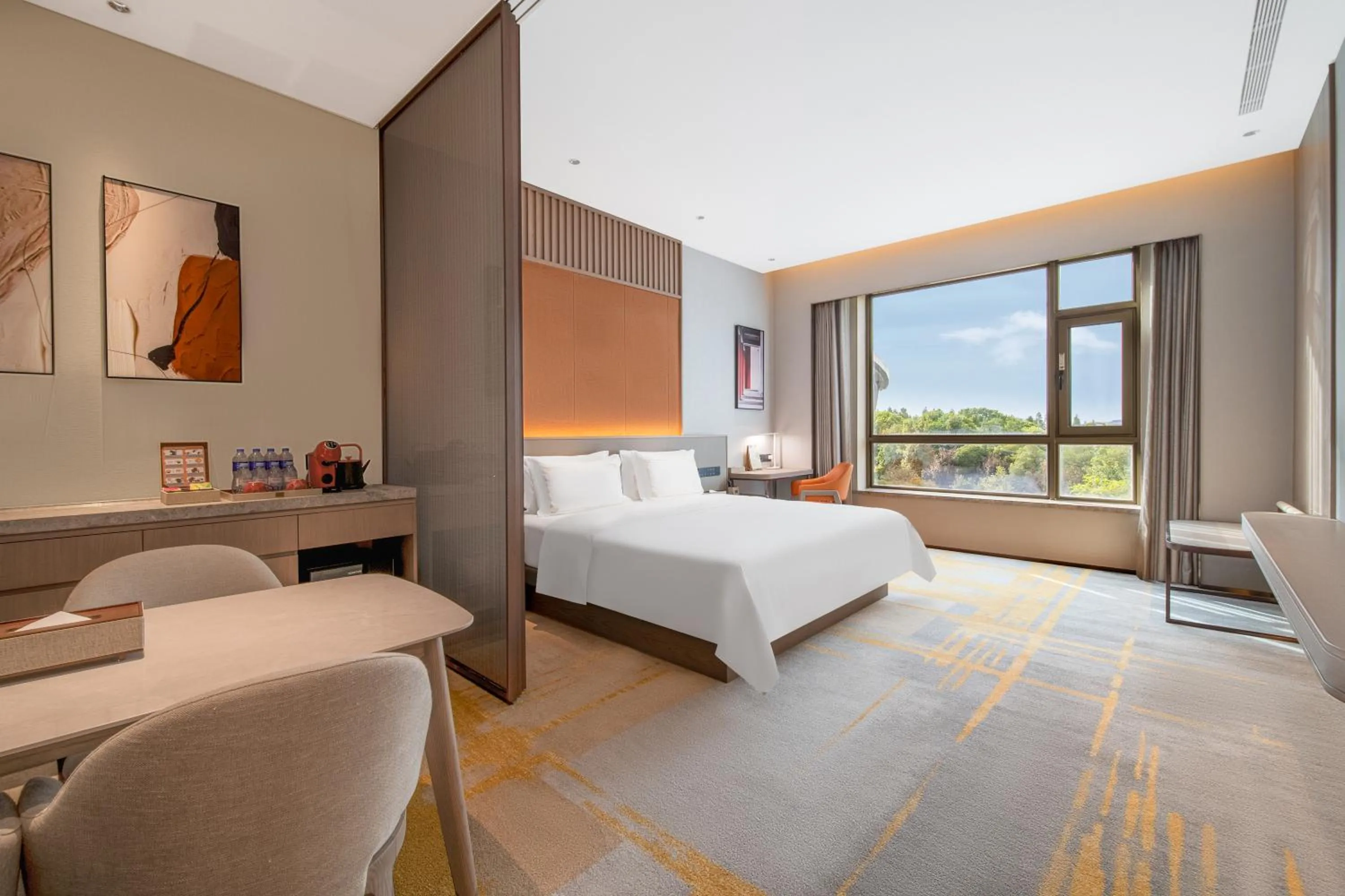 Photo of the whole room, Bed in Suzhou Tongli Lake View Hotel