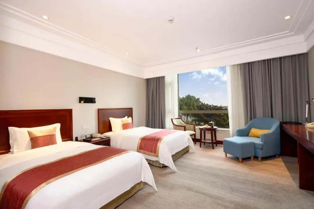 Twin Room with Lake View in Suzhou Tongli Lake View Hotel Twin Room with Lake View in Suzhou Tongli Lake View Hotel