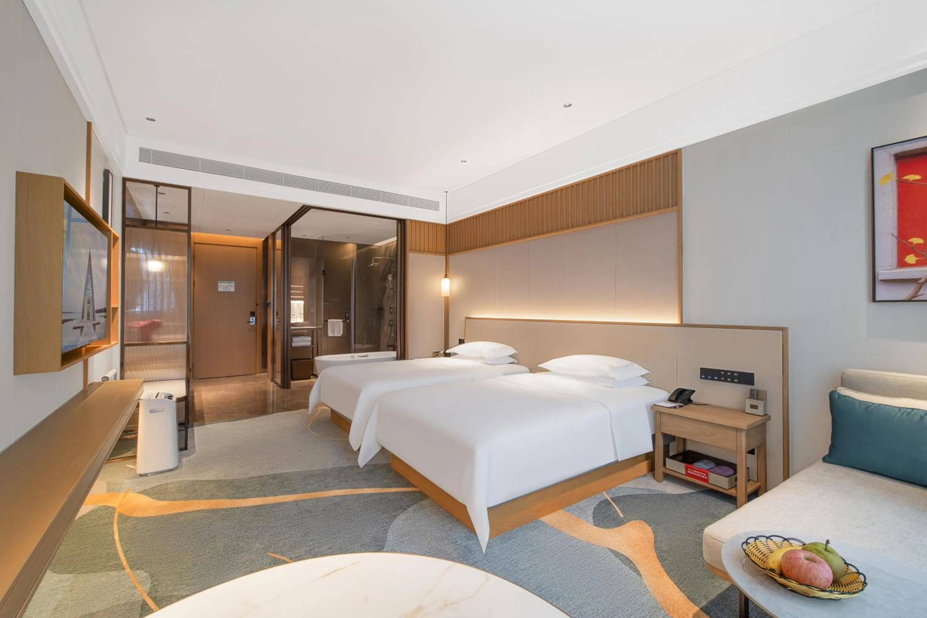 Photo of the whole room, Bed in Suzhou Tongli Lake View Hotel