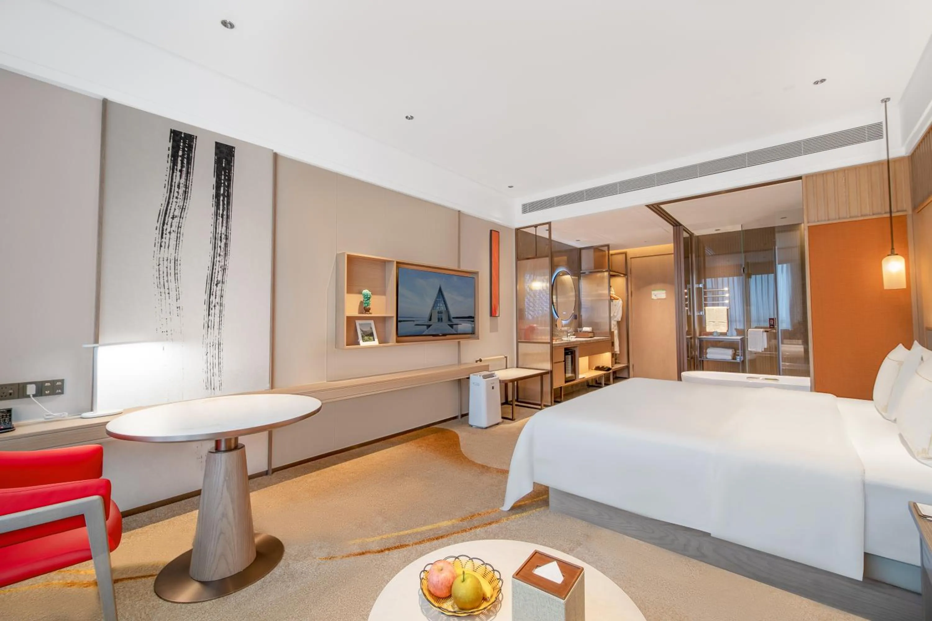 Photo of the whole room, Bed in Suzhou Tongli Lake View Hotel