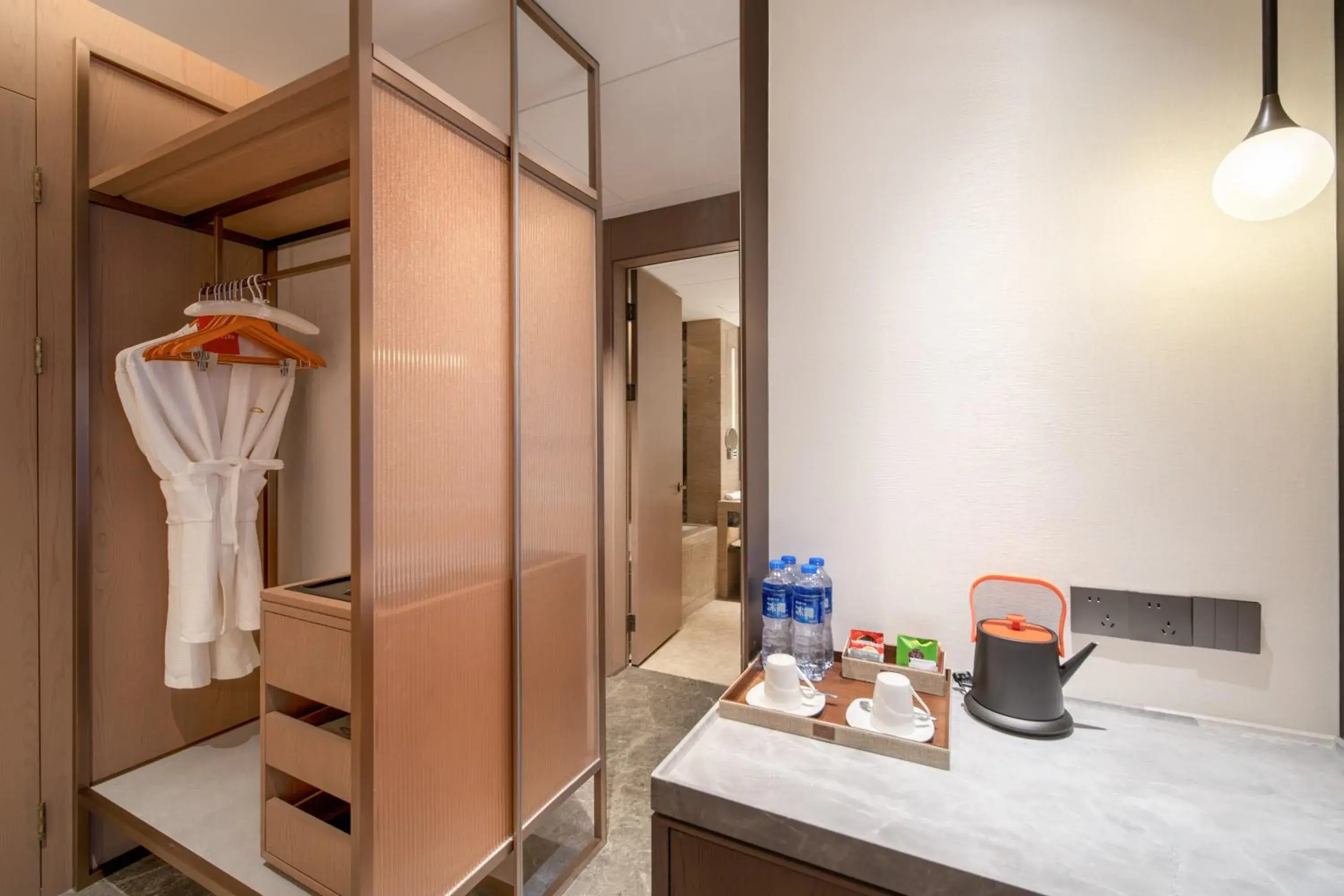 wardrobe in Suzhou Tongli Lake View Hotel wardrobe in Suzhou Tongli Lake View Hotel