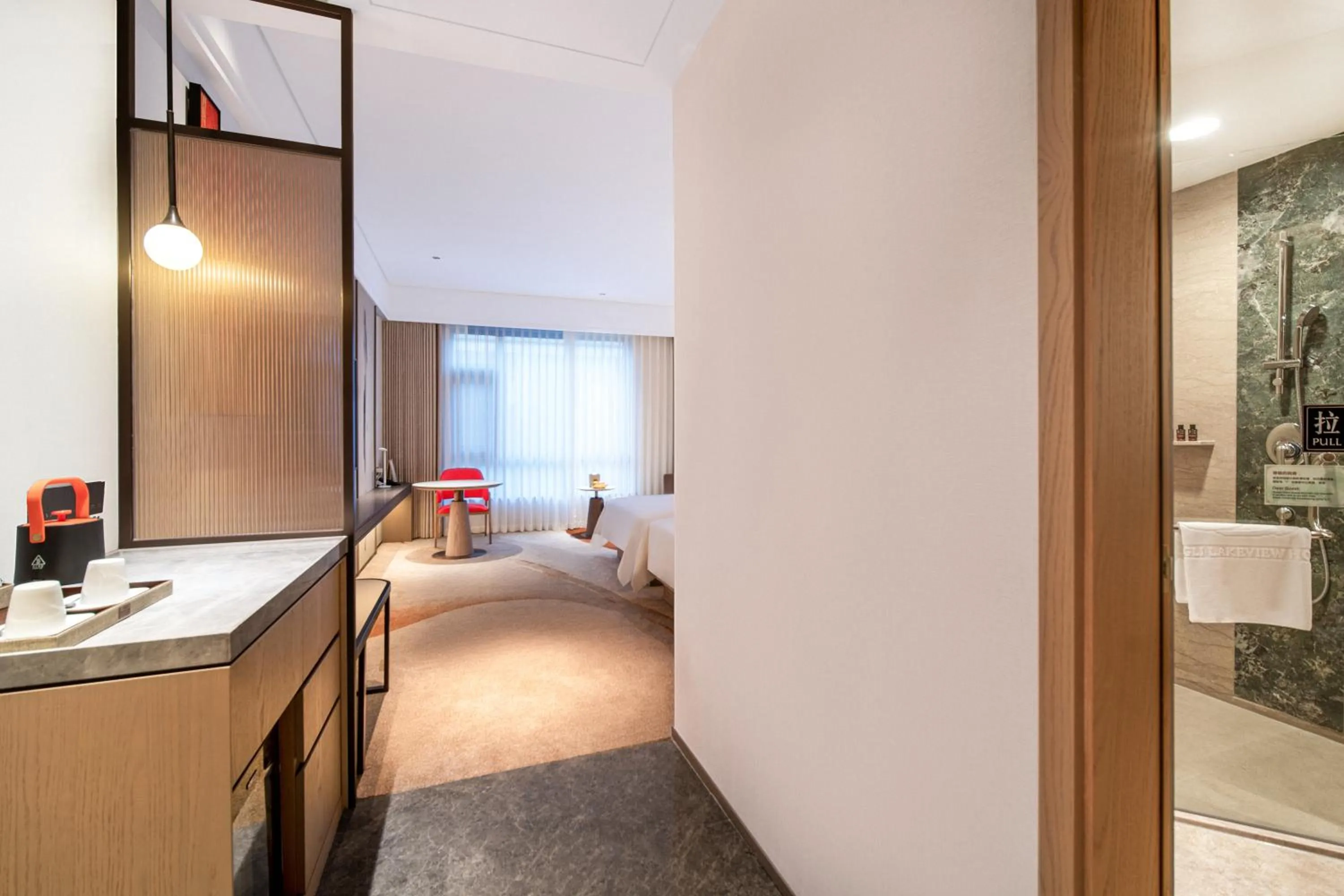 Photo of the whole room, Bed in Suzhou Tongli Lake View Hotel