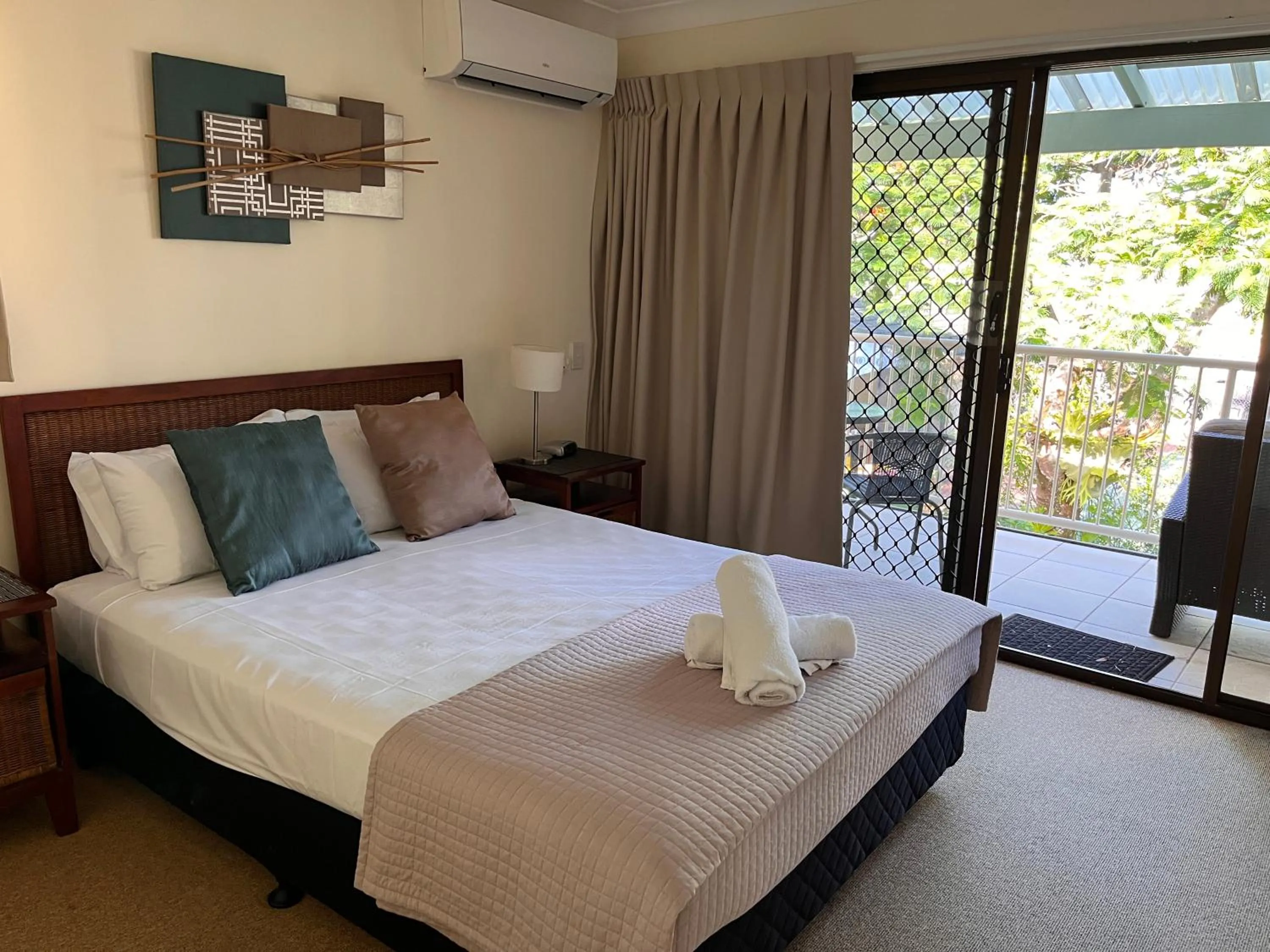 Bed in Noosa Village River Resort