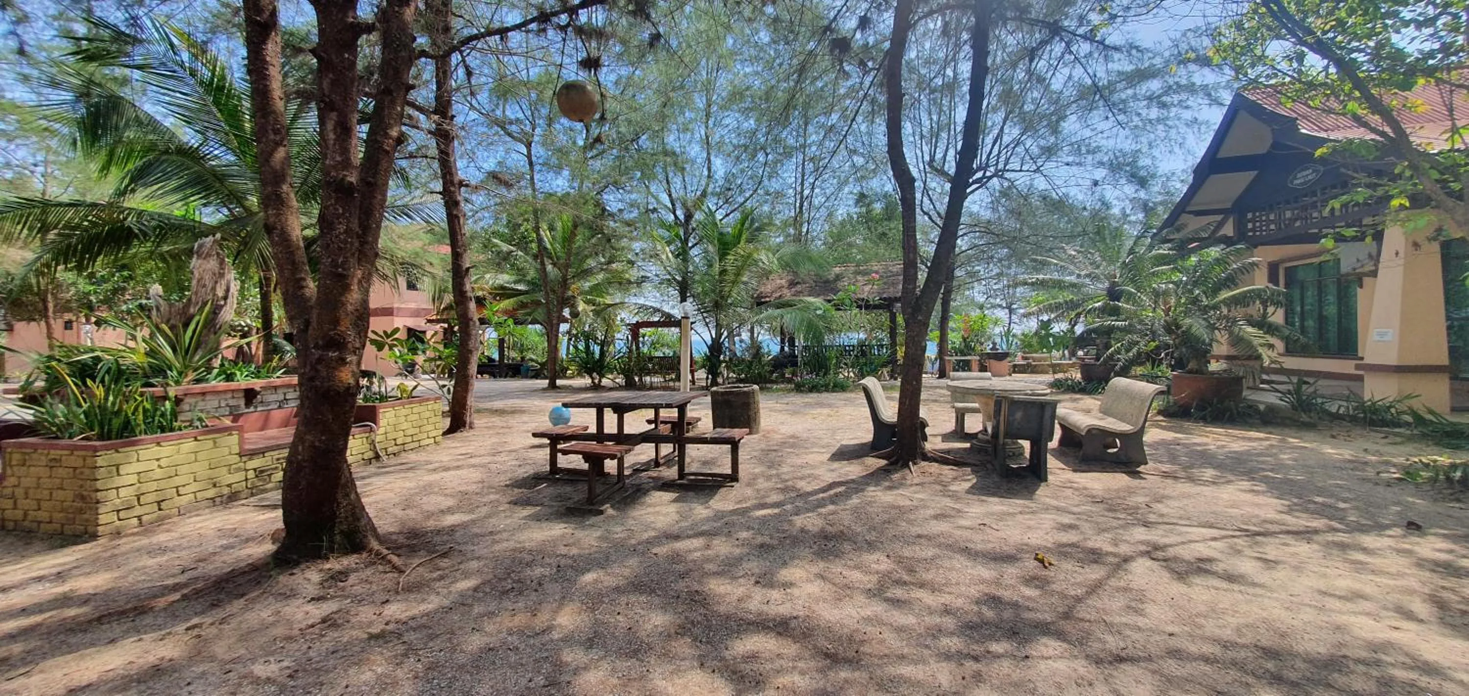 Pandan Laut Beach Resort