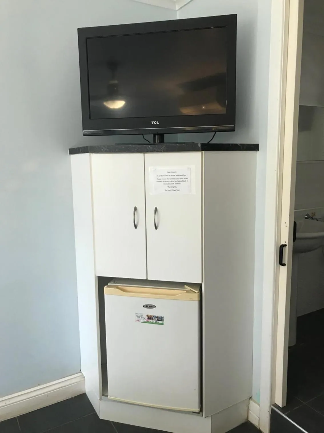 Coffee/tea facilities in Bush Village Holiday Cabins