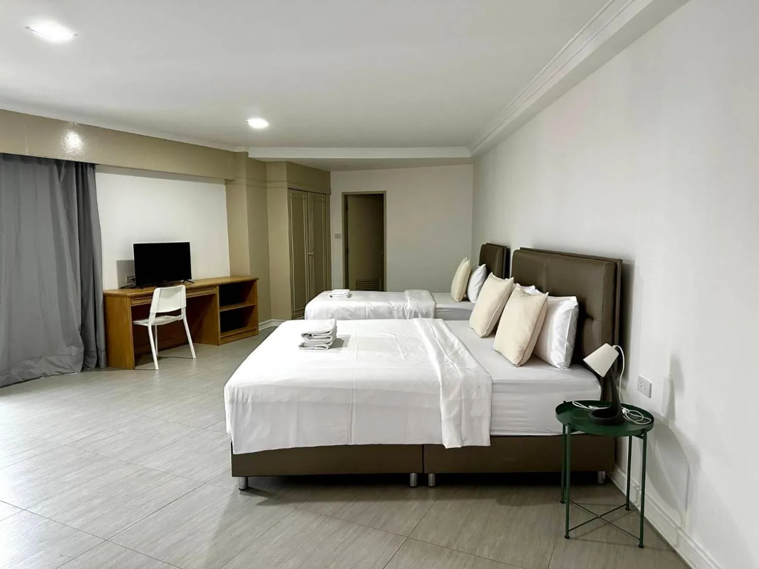 Bed in Garden Paradise