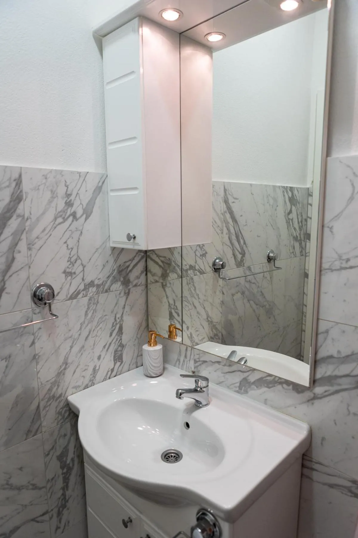 Shower in Kaldrma Guesthouse