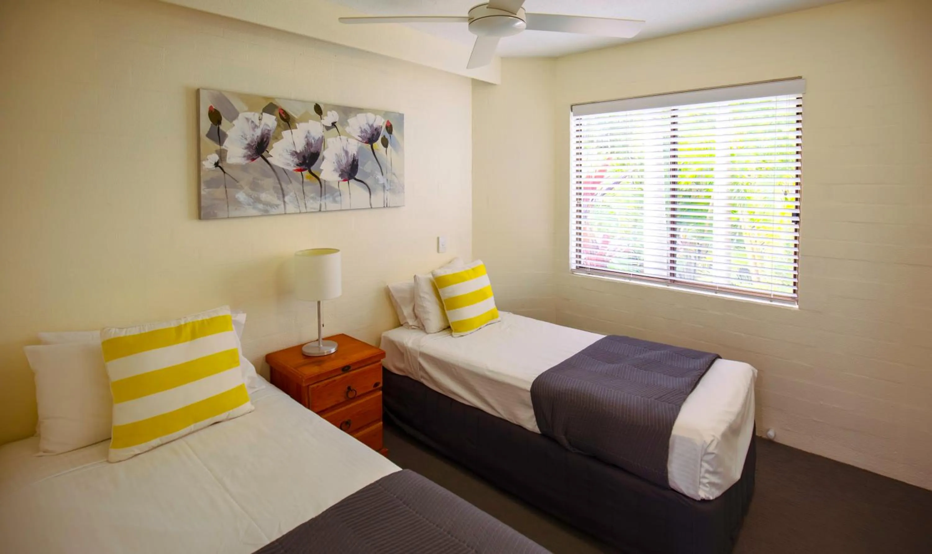 Bedroom, Bed in Ocean Breeze Resort