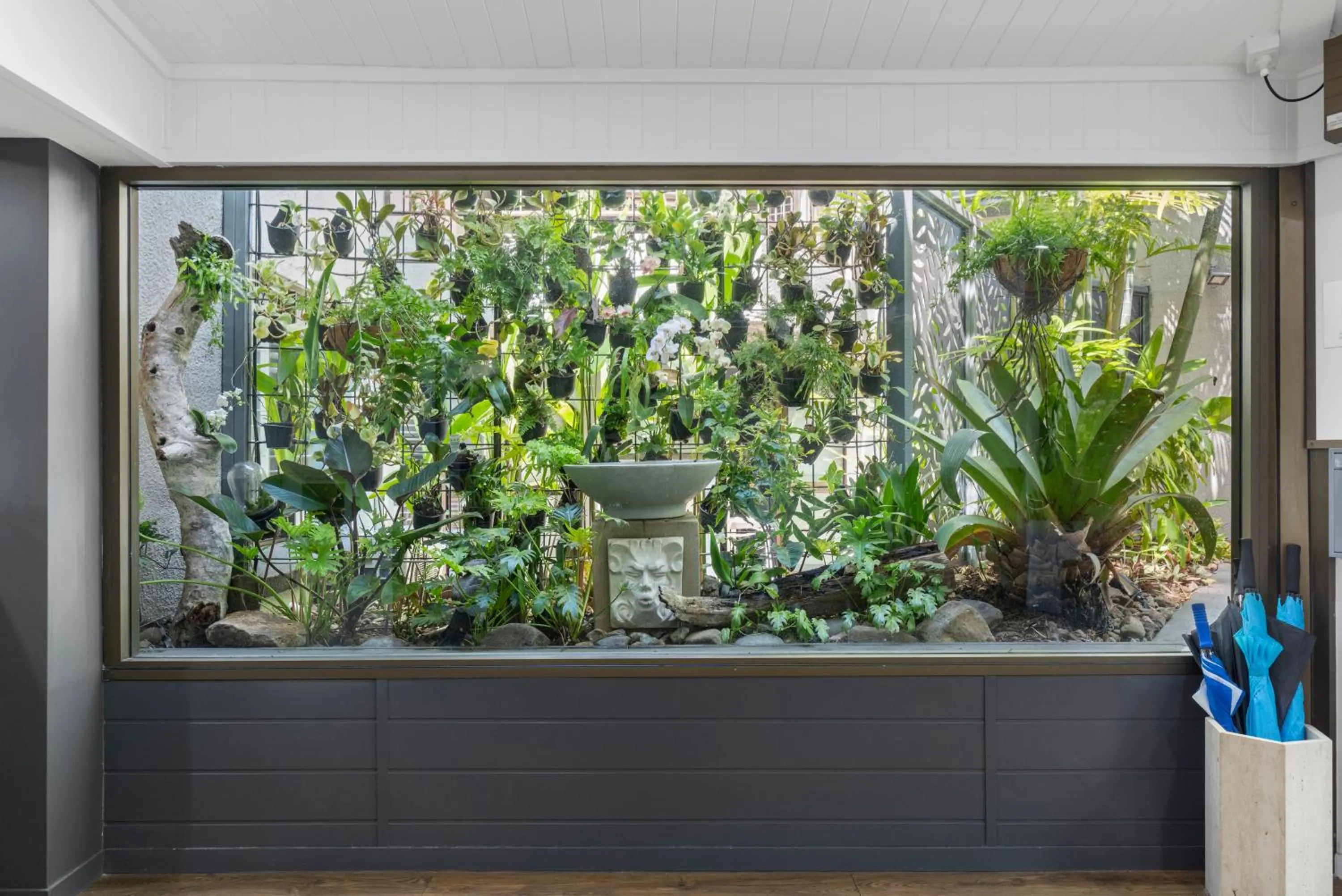 Facade/entrance in Ocean Breeze Resort