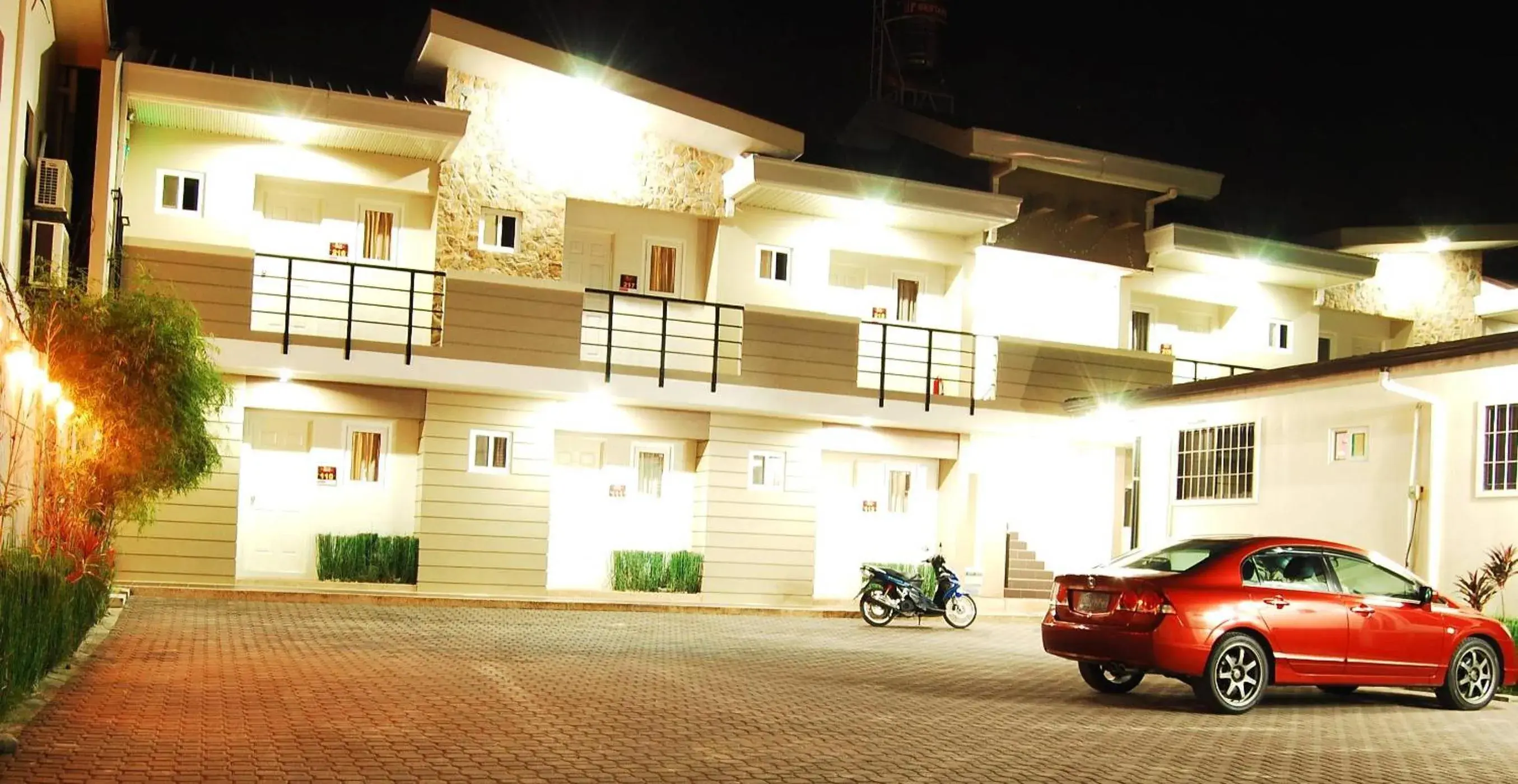 Property building in Rumi Apartelle Hotel Property building in Rumi Apartelle Hotel