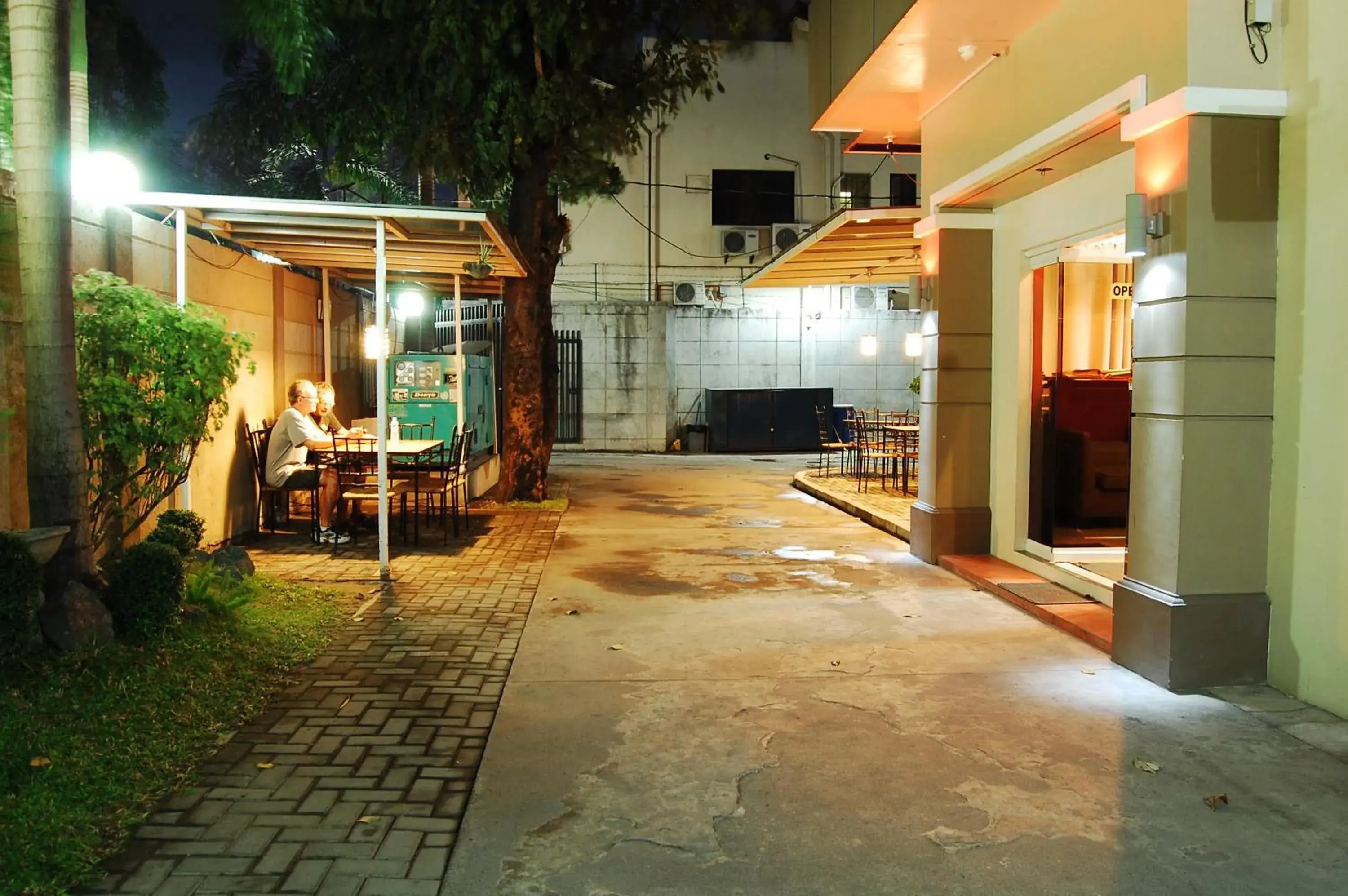 Facade/entrance in Rumi Apartelle Hotel Facade/entrance in Rumi Apartelle Hotel