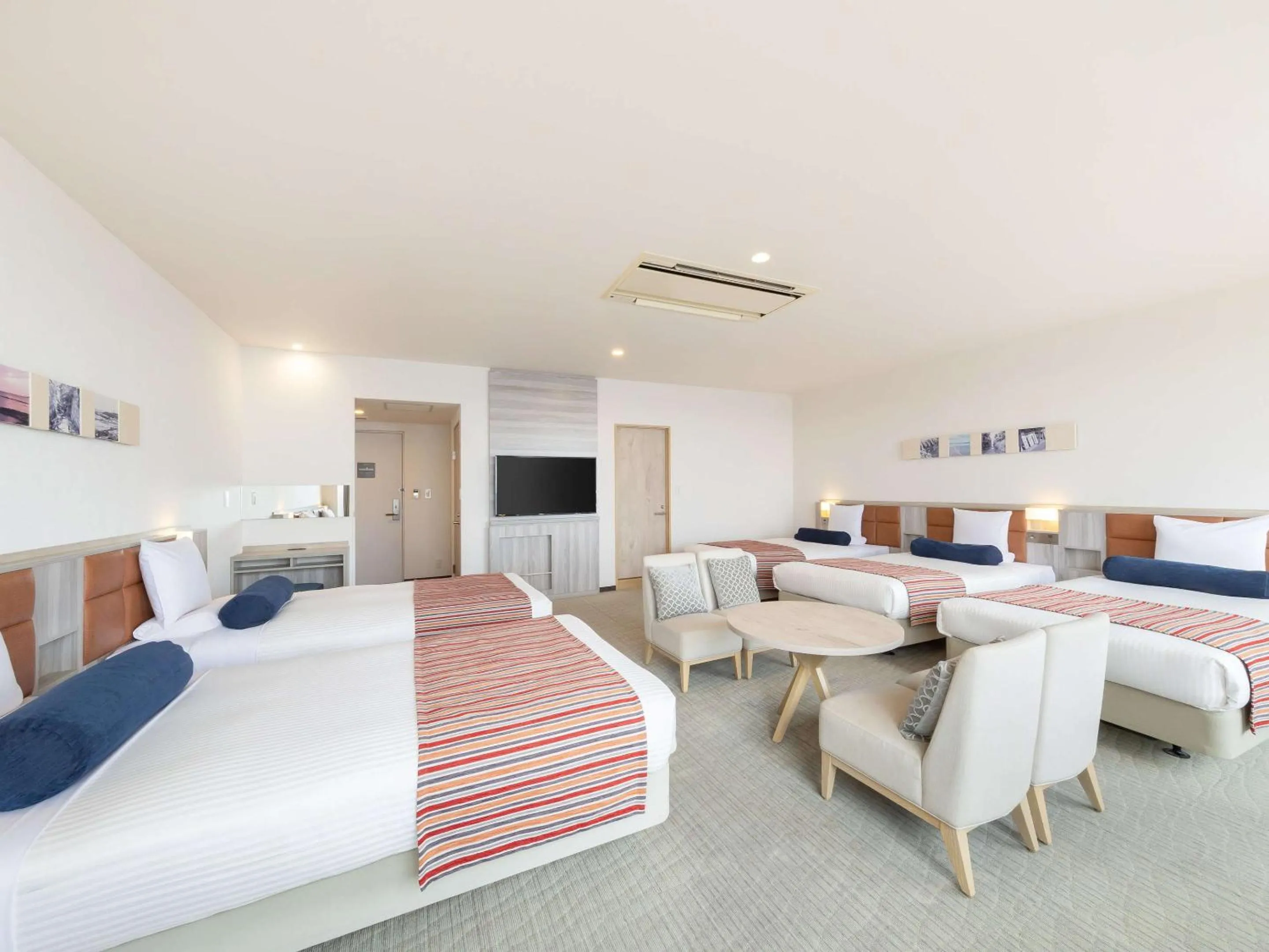 Bed in Shirahama Ocean Resort