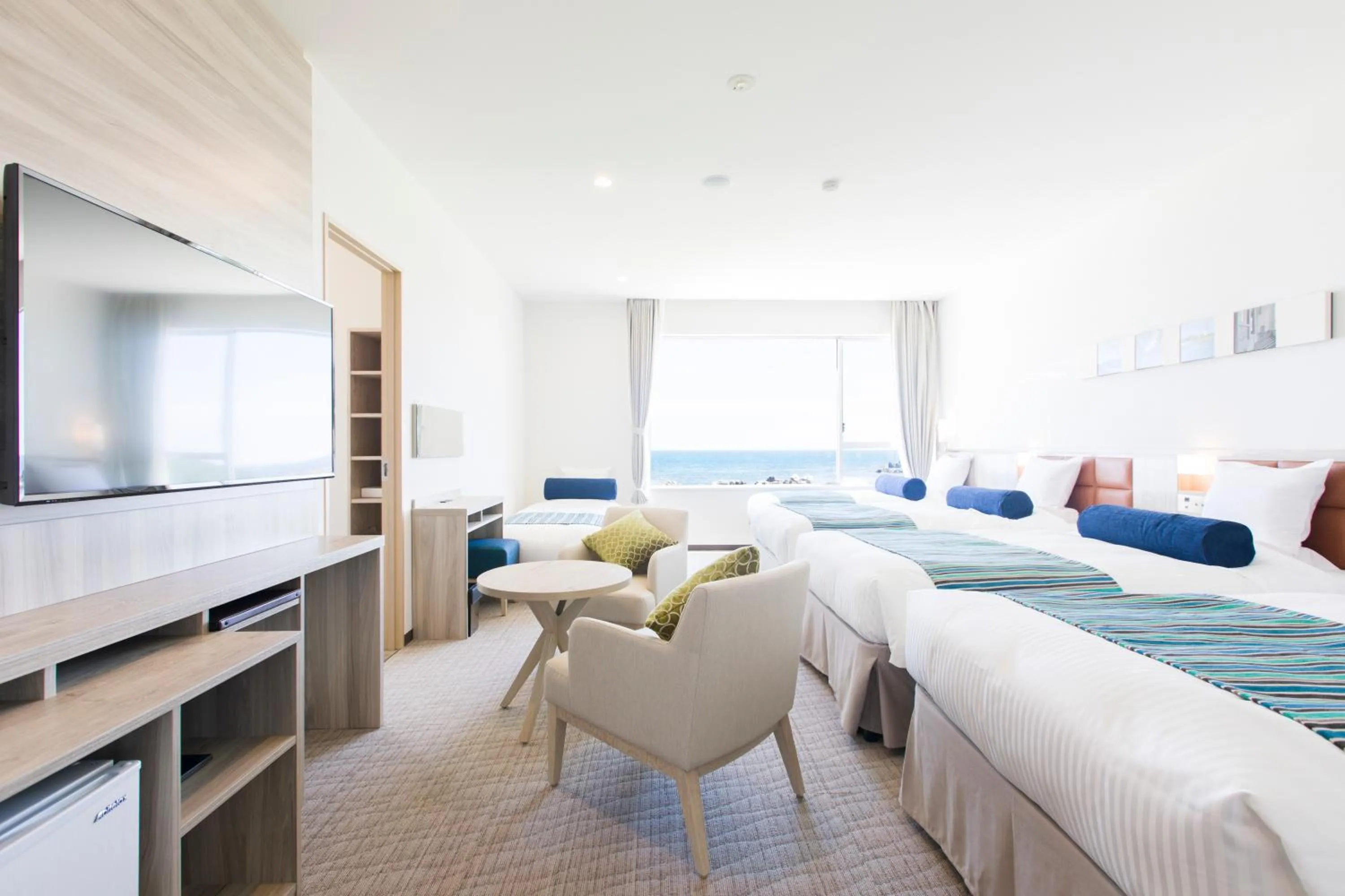 Photo of the whole room, Bed in Shirahama Ocean Resort