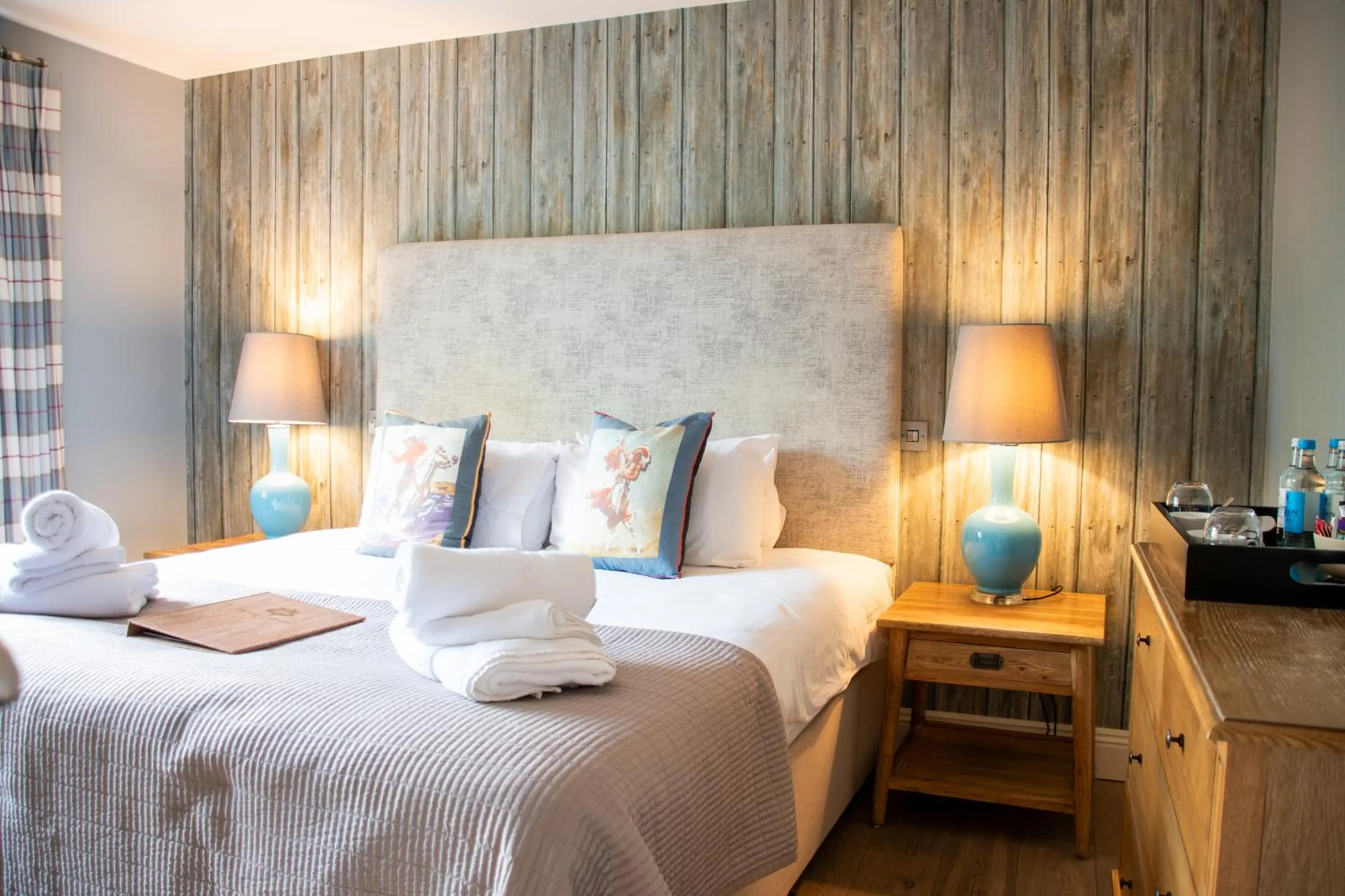 Bed in Crown and Garter