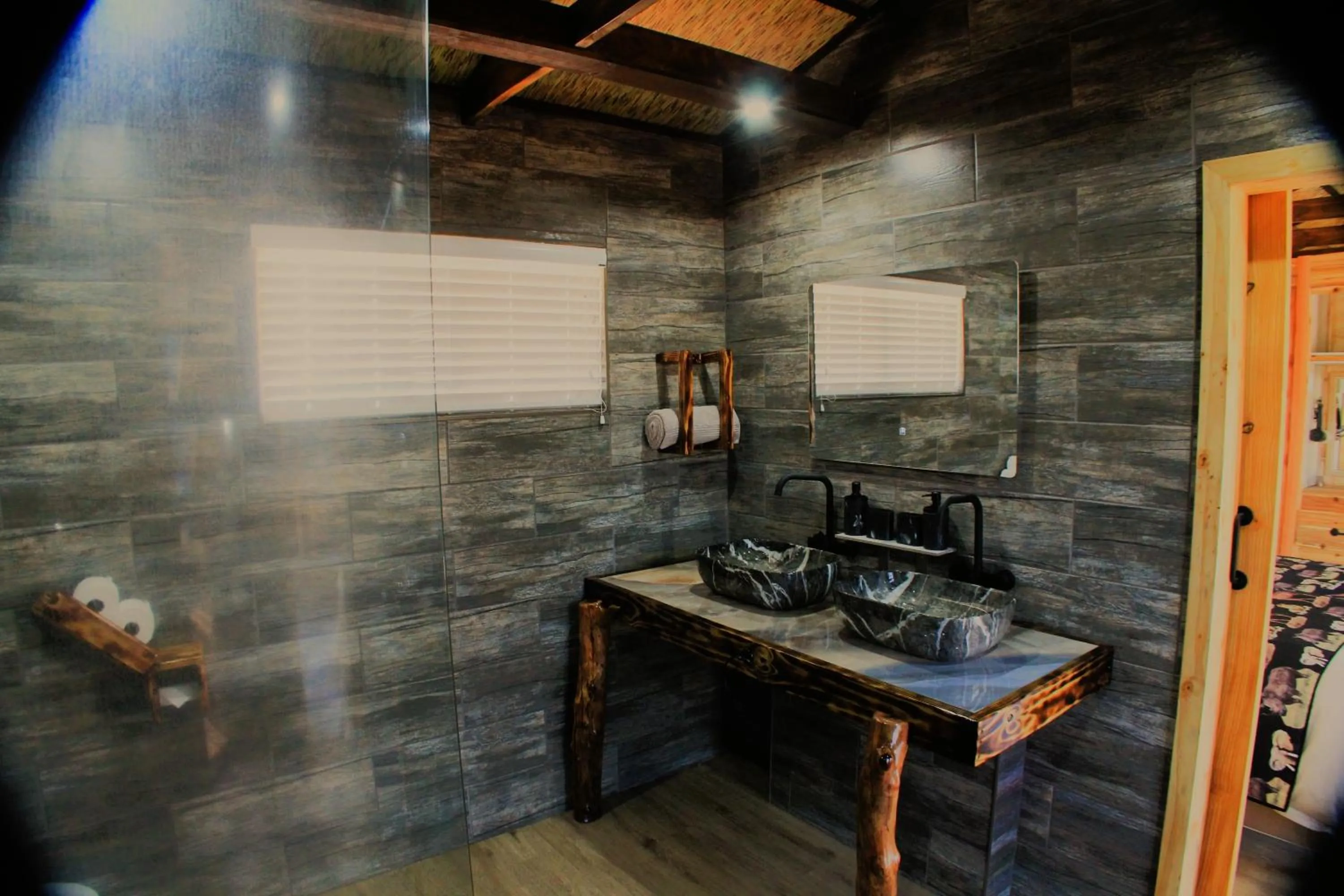 Bathroom in Abendruhe Lodge