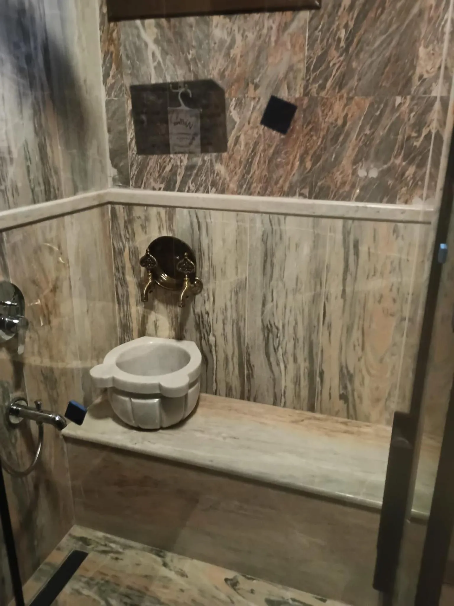 Bathroom in Kybele Hotel