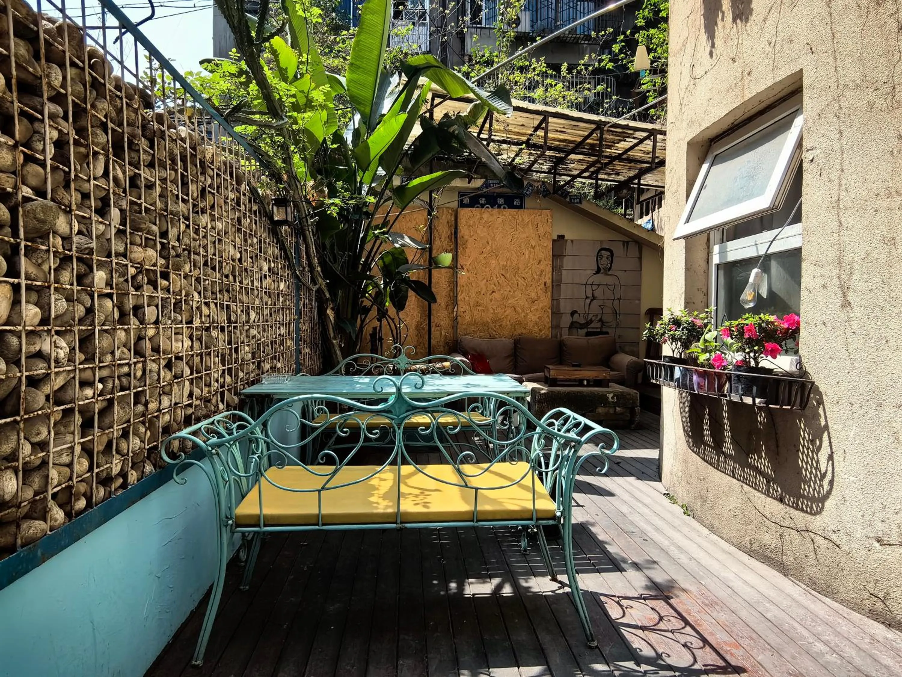 Garden in Nova Traveller's Lodge