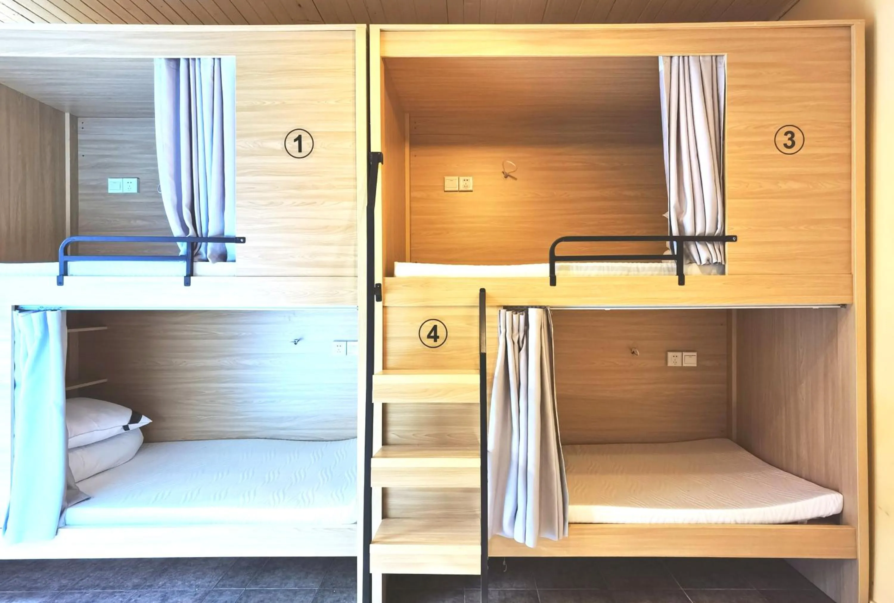 Bedroom, Bed in Nova Traveller's Lodge