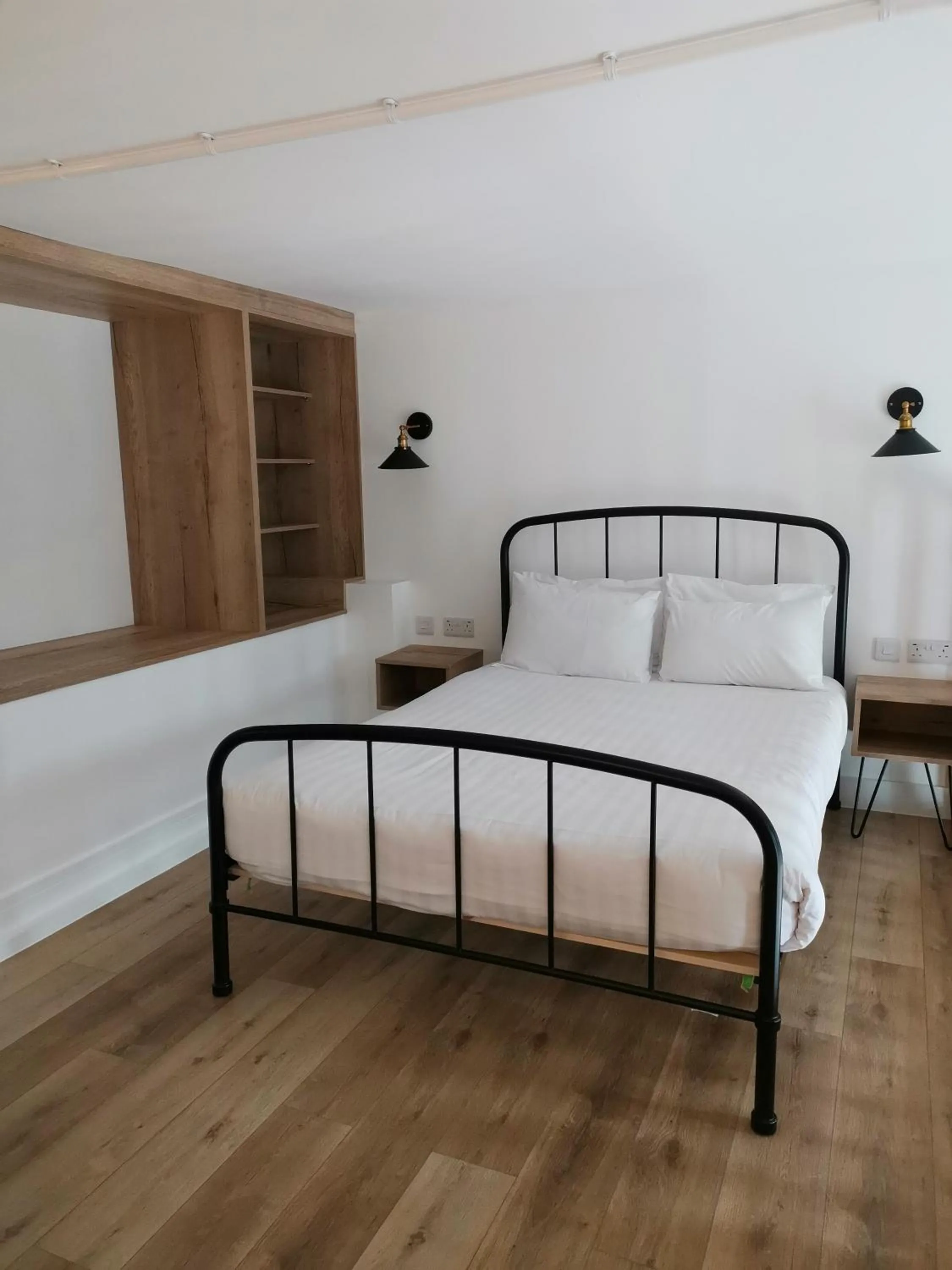 Bedroom, Bed in The Northwick Arms Hotel