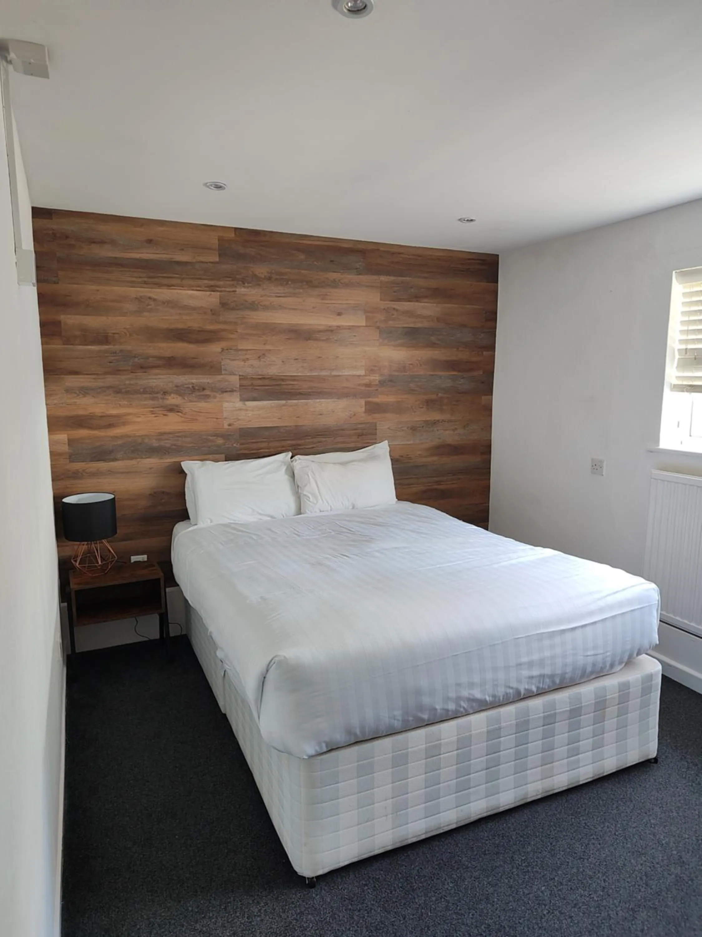 Bedroom, Bed in The Northwick Arms Hotel