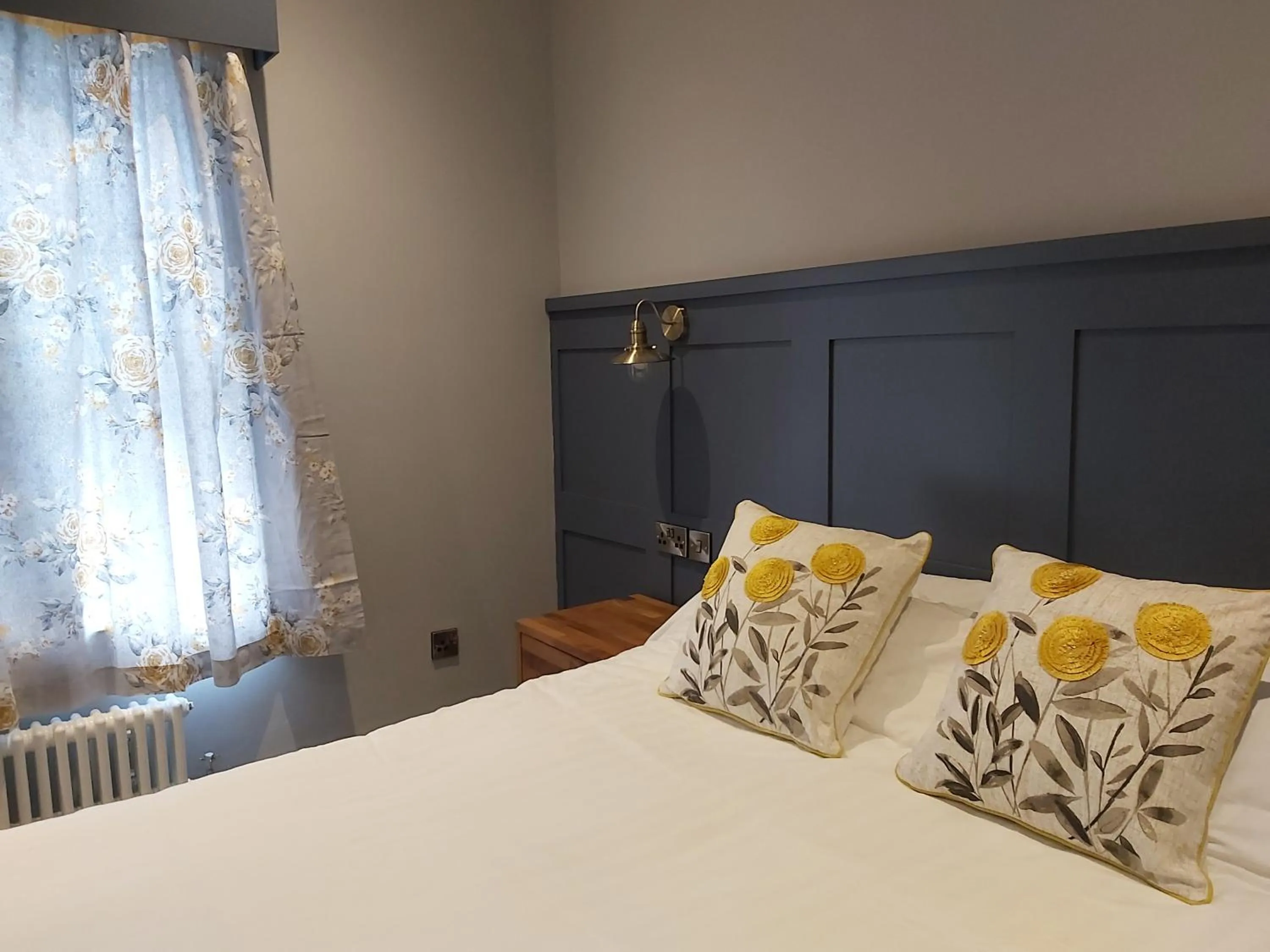 Bedroom, Bed in The Northwick Arms Hotel