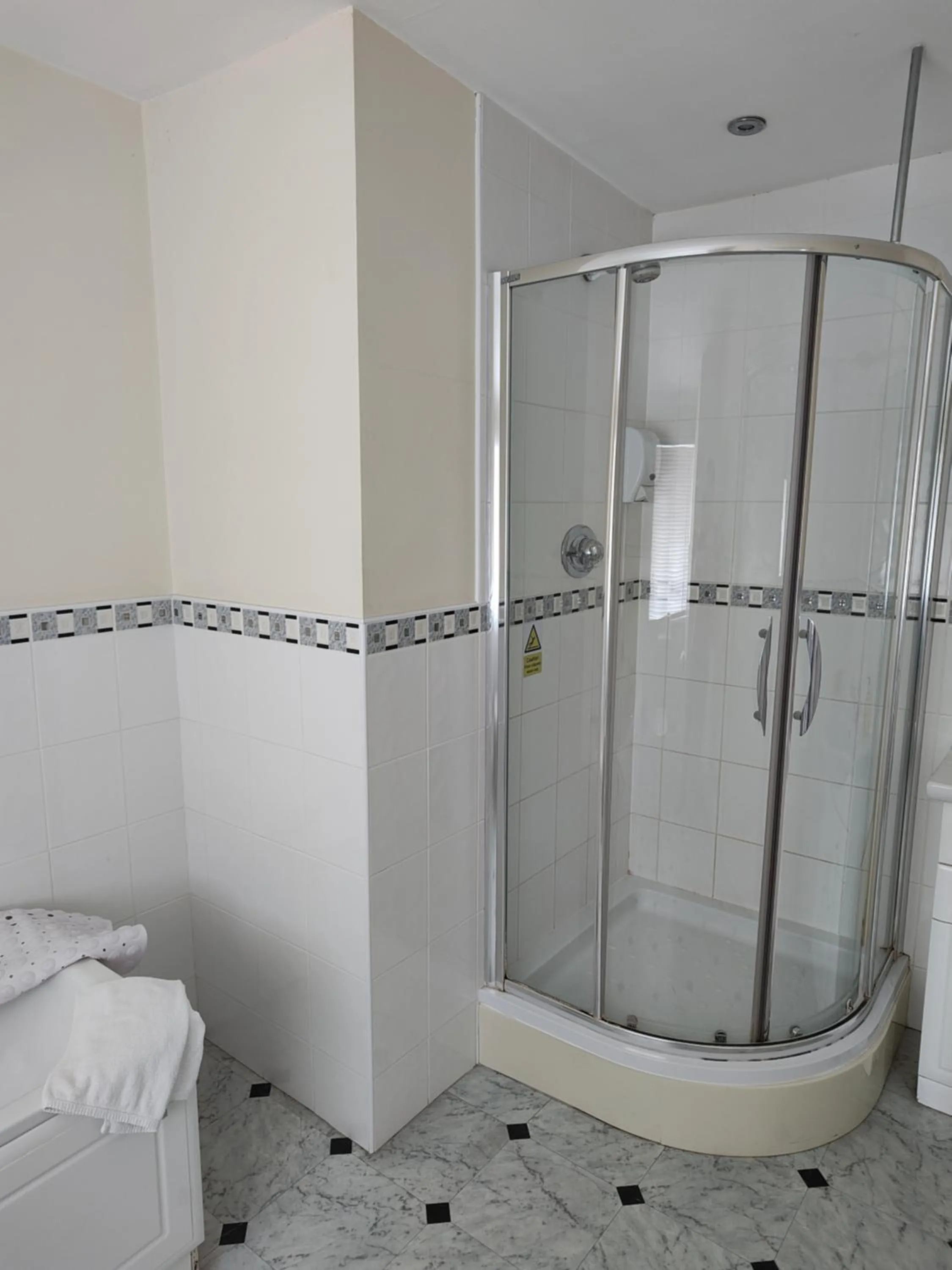 Bathroom in The Northwick Arms Hotel