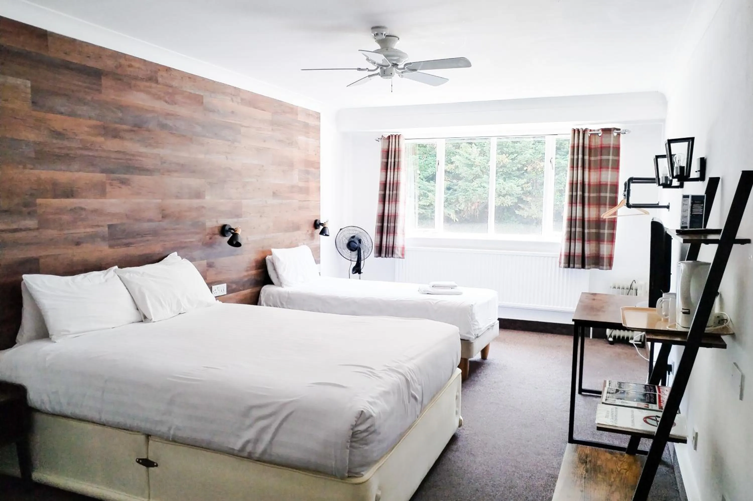 Bedroom, Bed in The Northwick Arms Hotel