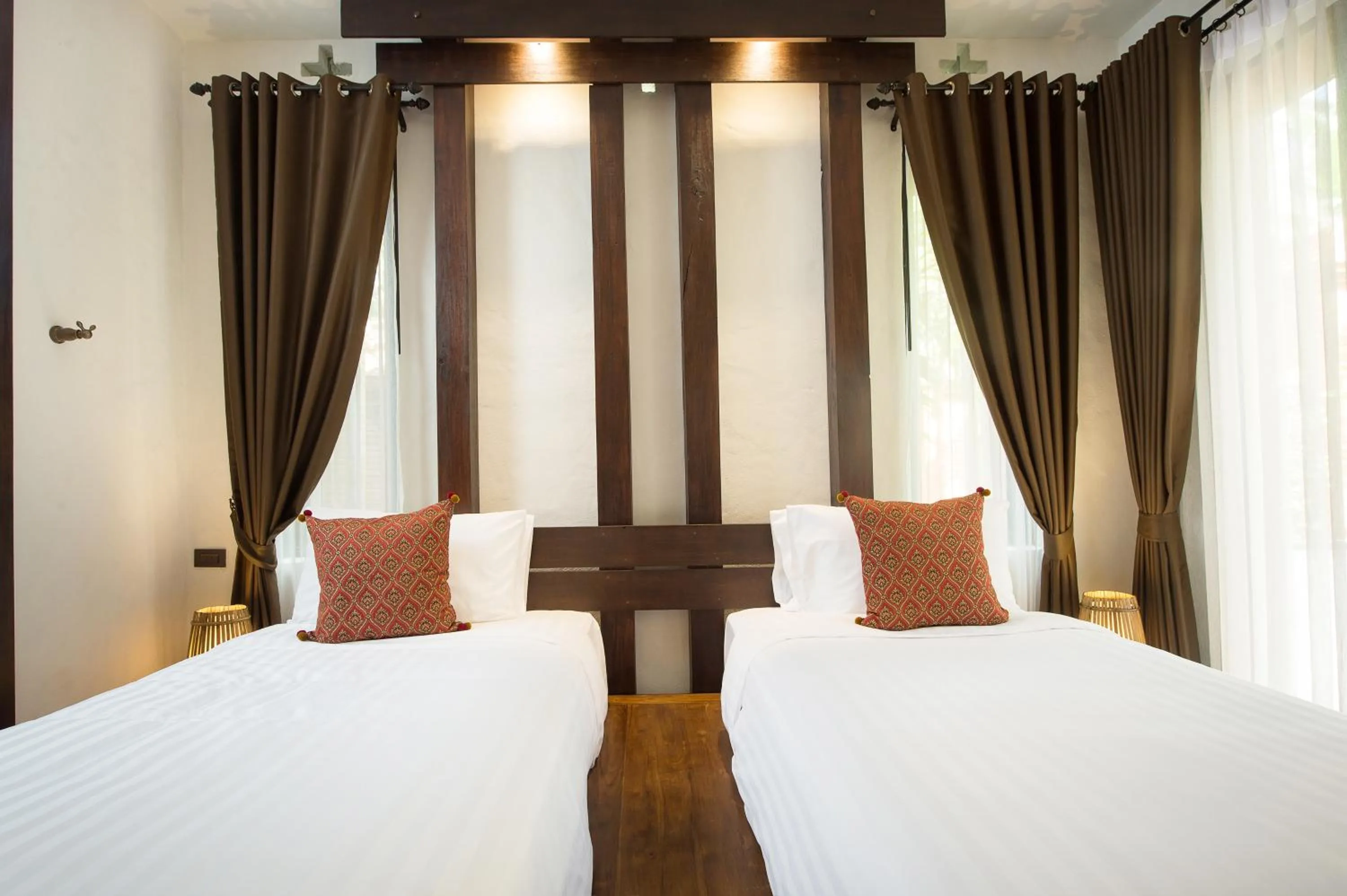 Bed in Shinnabhura Historic Boutique Hotel