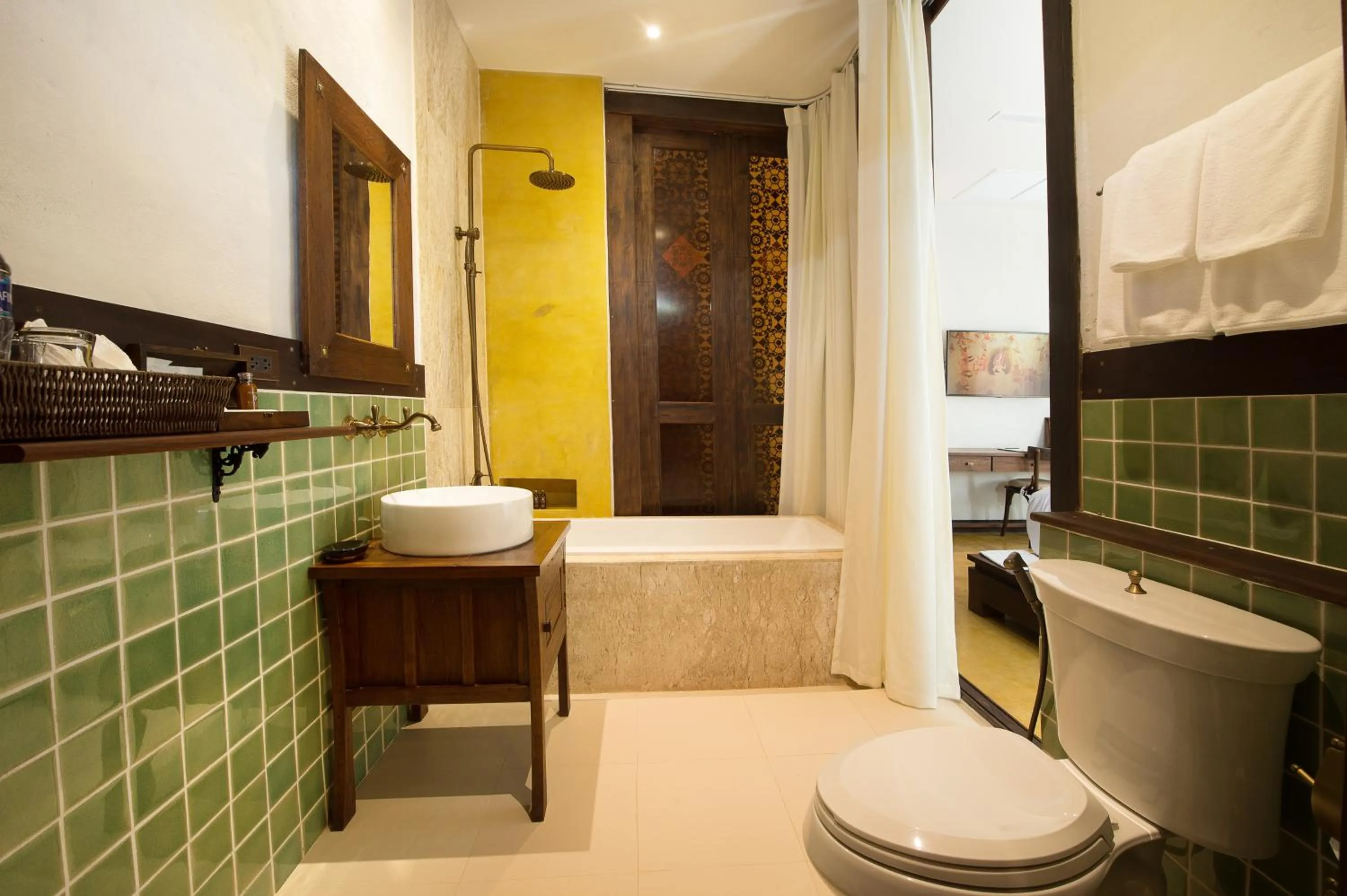 Shower in Shinnabhura Historic Boutique Hotel