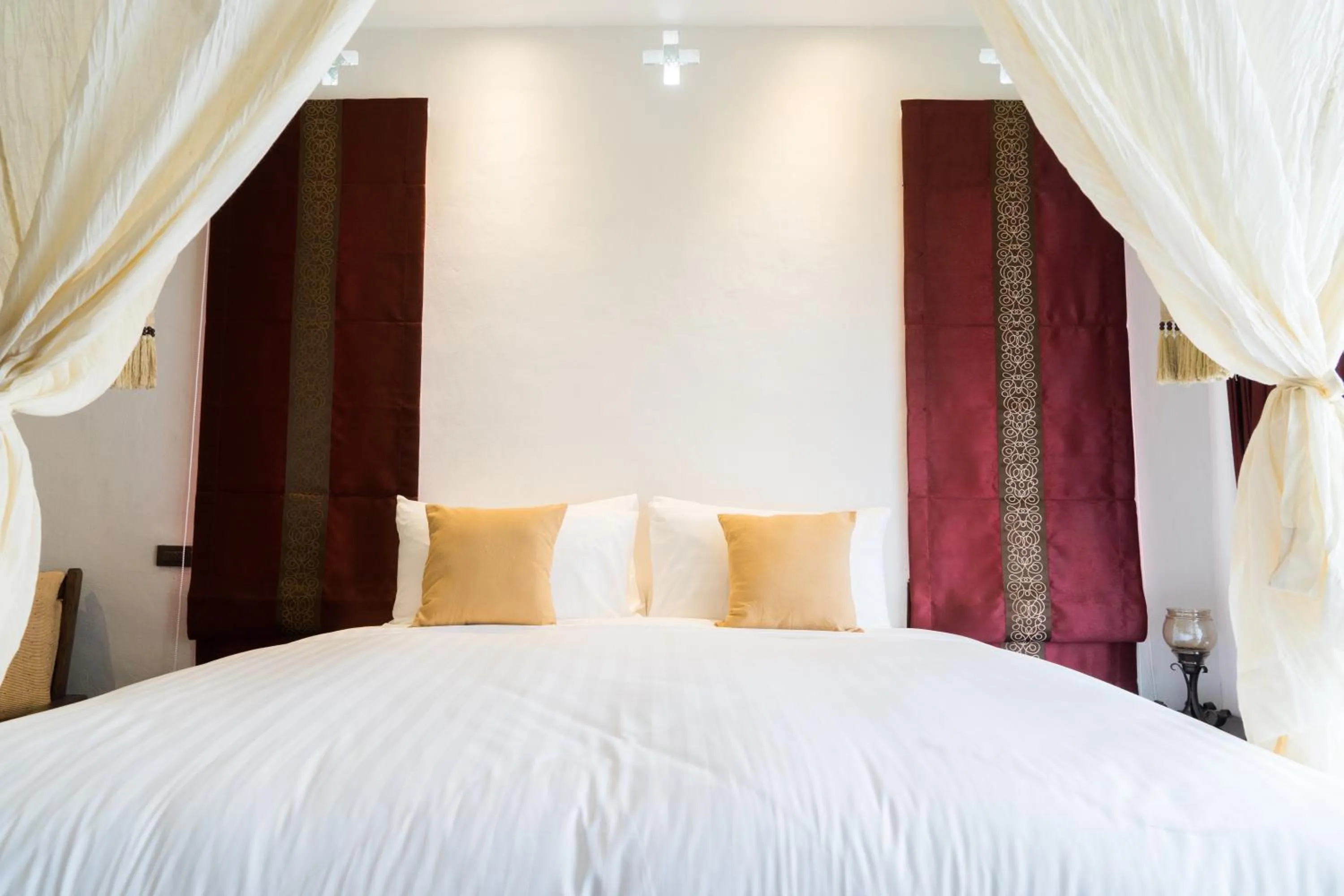 Bed in Shinnabhura Historic Boutique Hotel