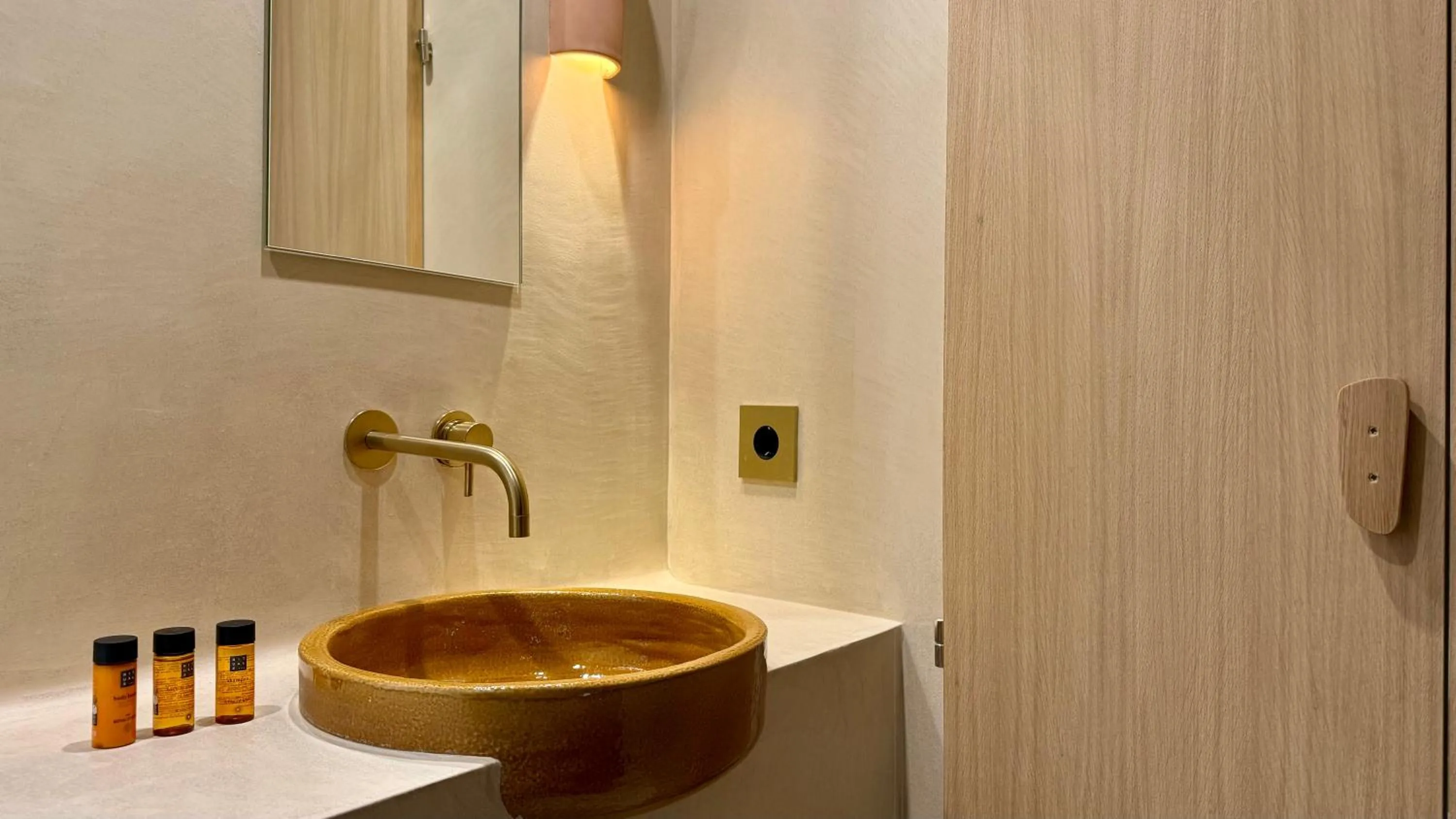 Bathroom in Cosy Rooms Tapinería