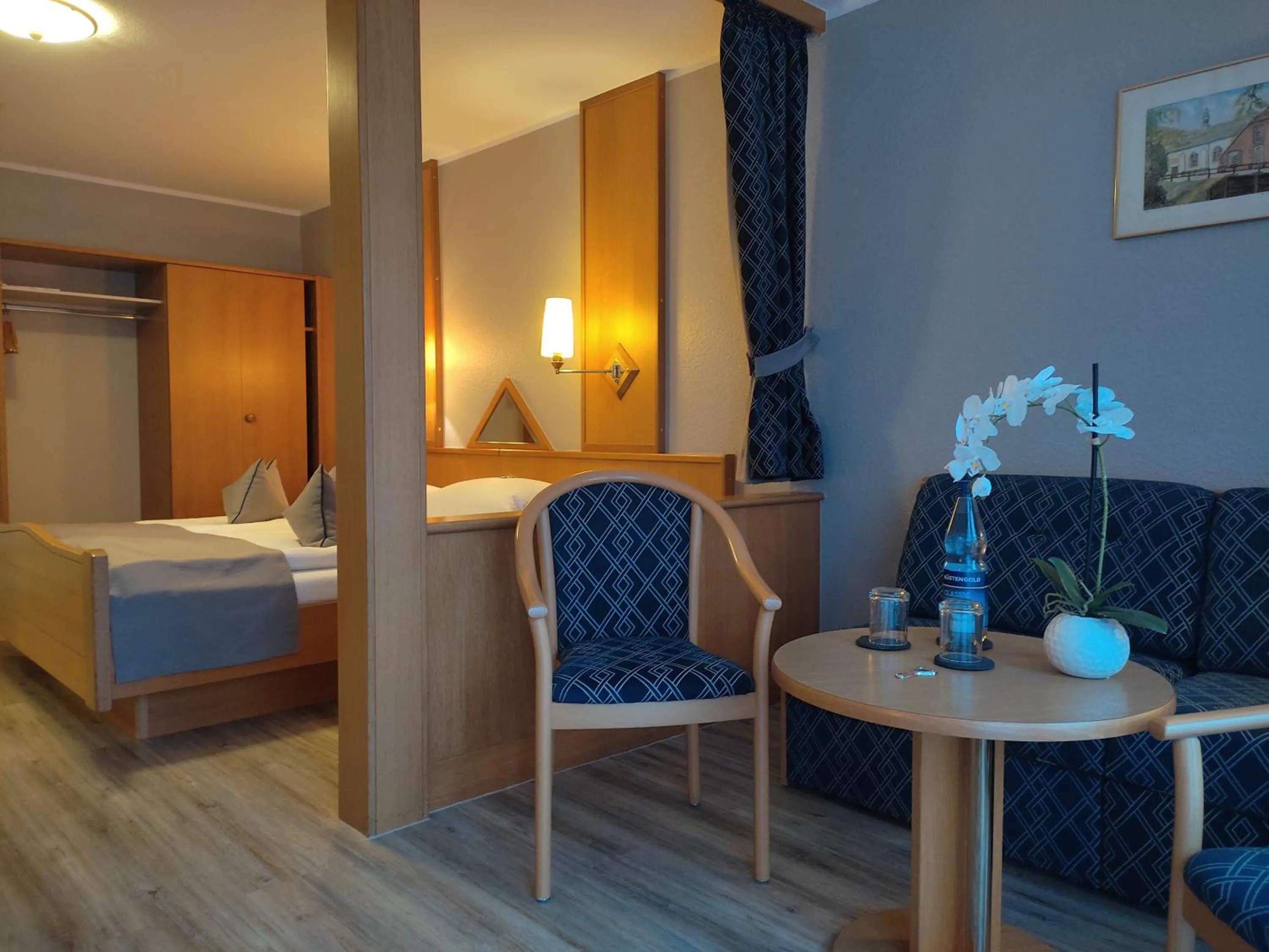 Photo of the whole room, Bed in Hotel Zum Märchenwald