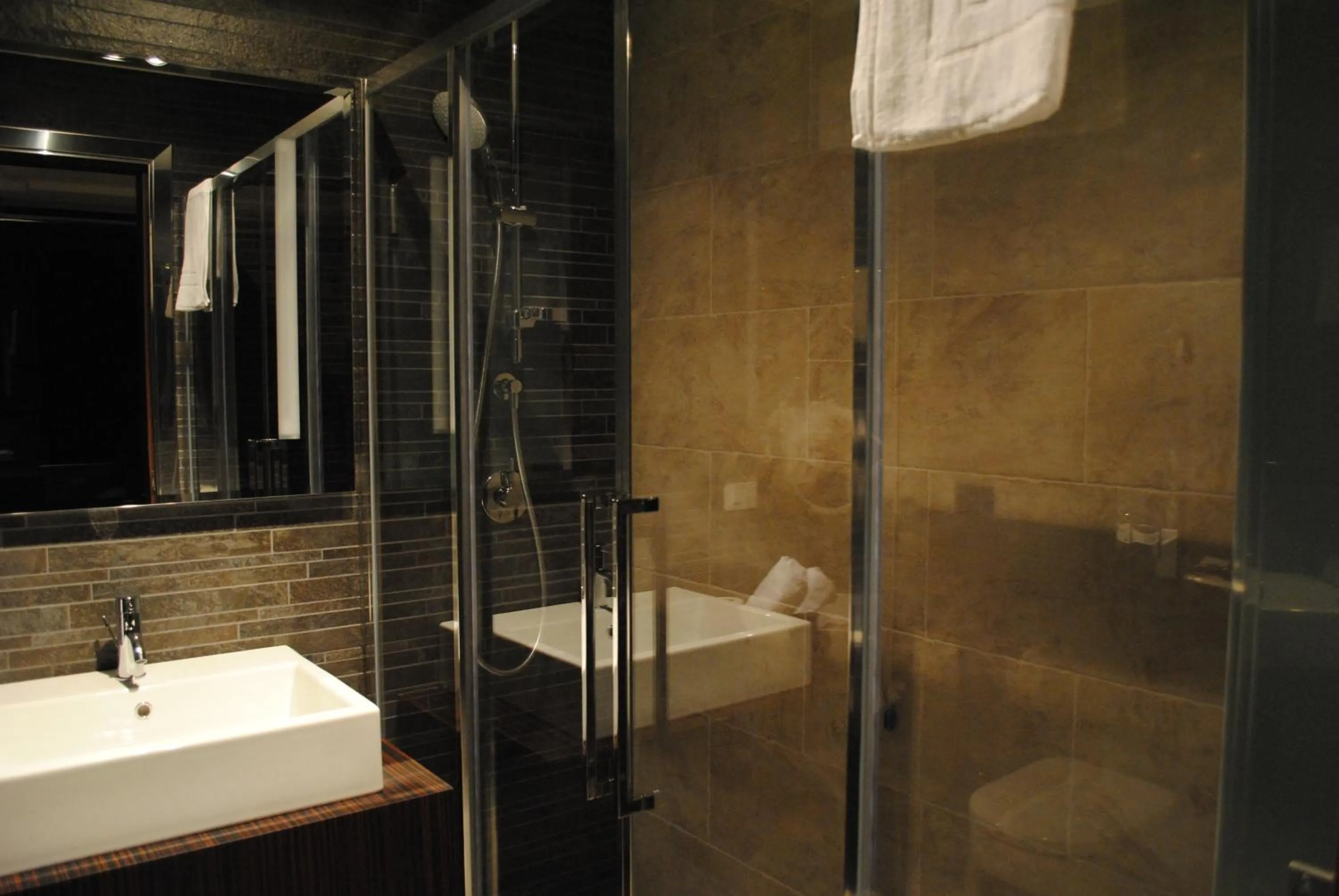 Shower in Hotel Ansharius - Adults only