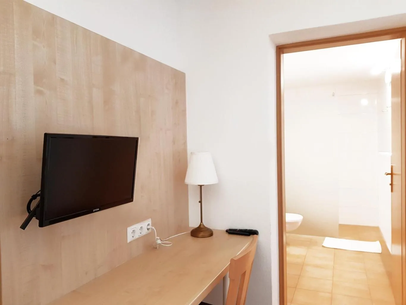 TV and multimedia in Aparthotel Pan Haus