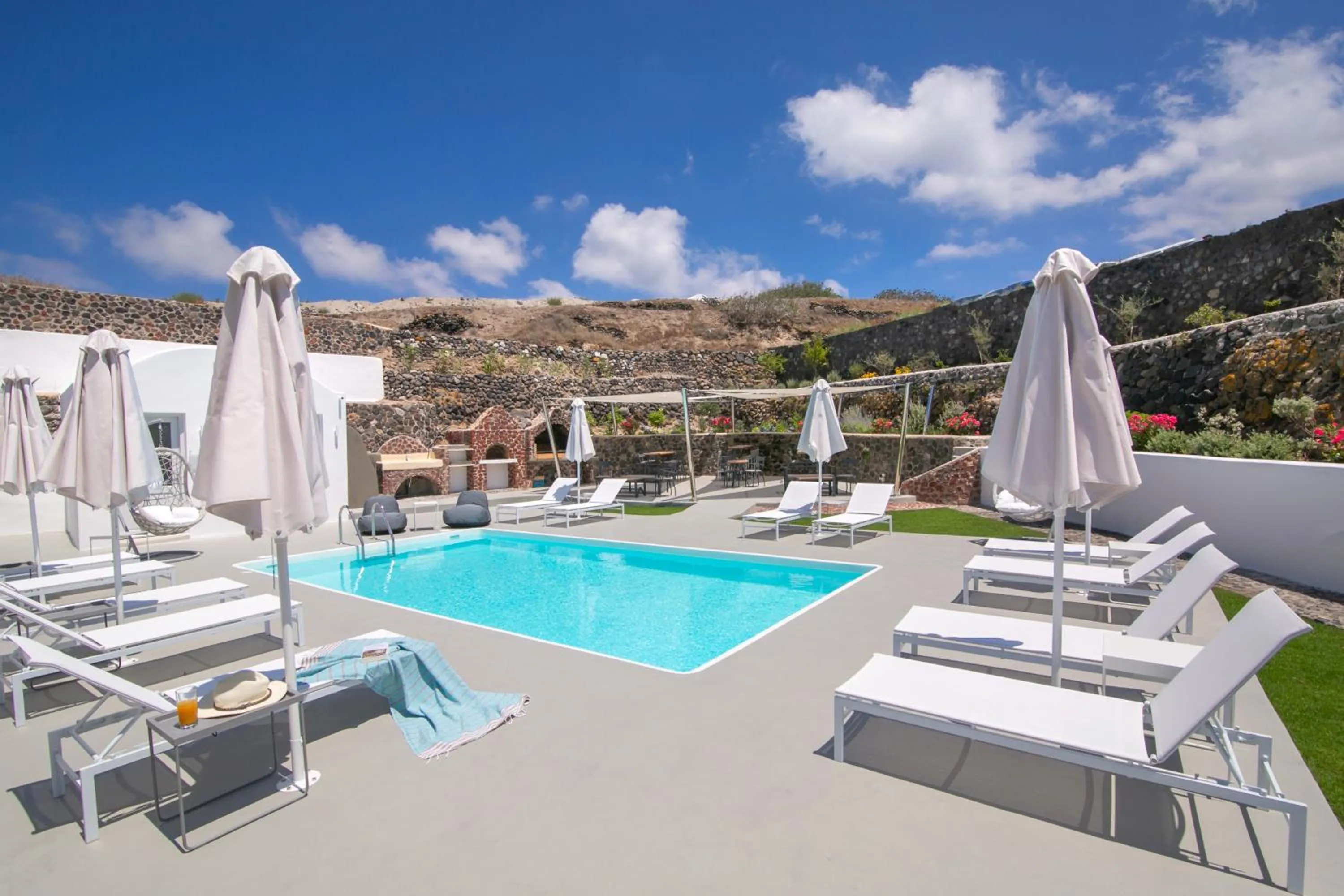 BBQ facilities in Apanomeria Boutique Residence