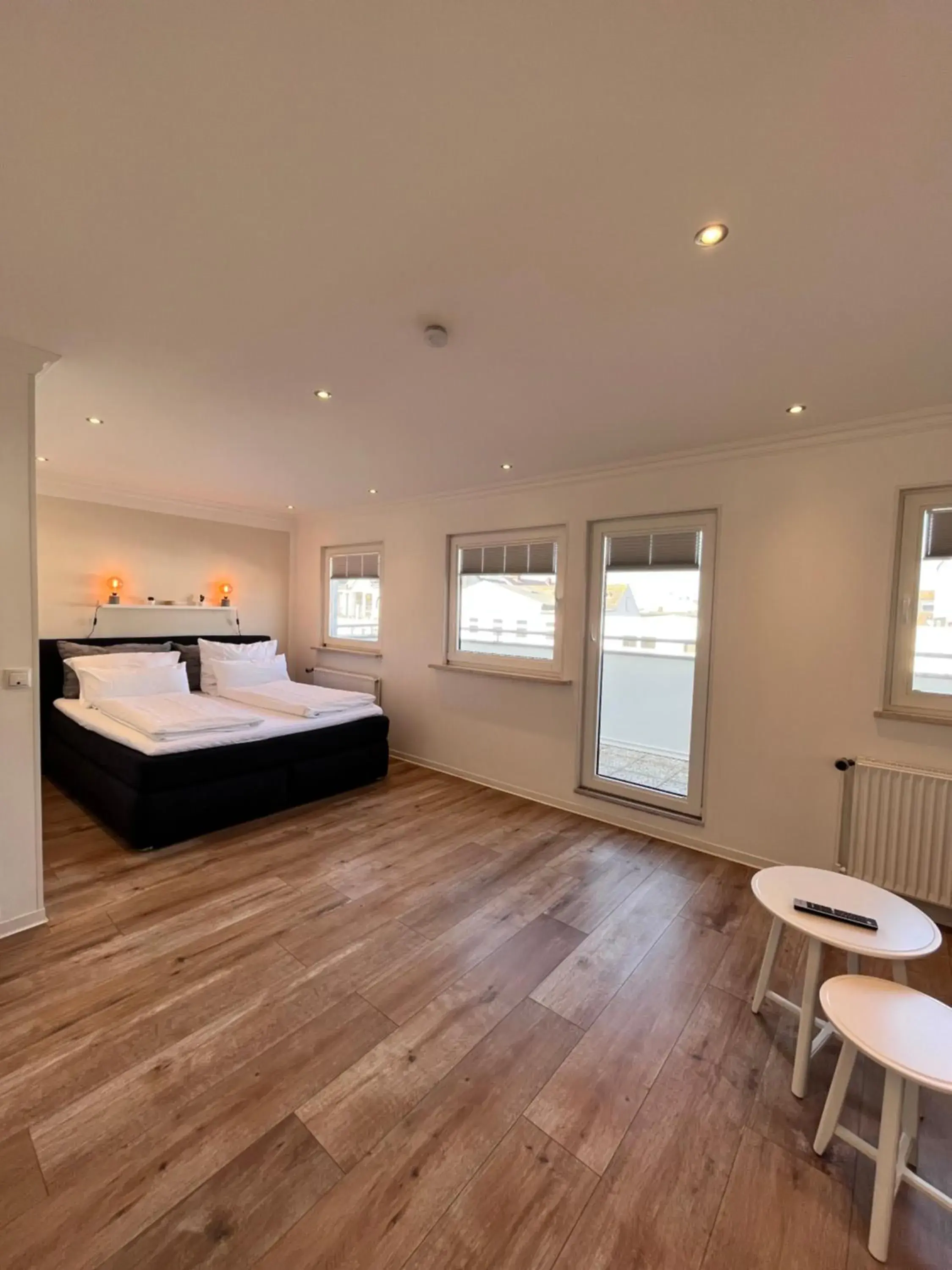 Deluxe Double Room with Balcony and Sea View in Hotel Paula Norderney Deluxe Double Room with Balcony and Sea View in Hotel Paula Norderney