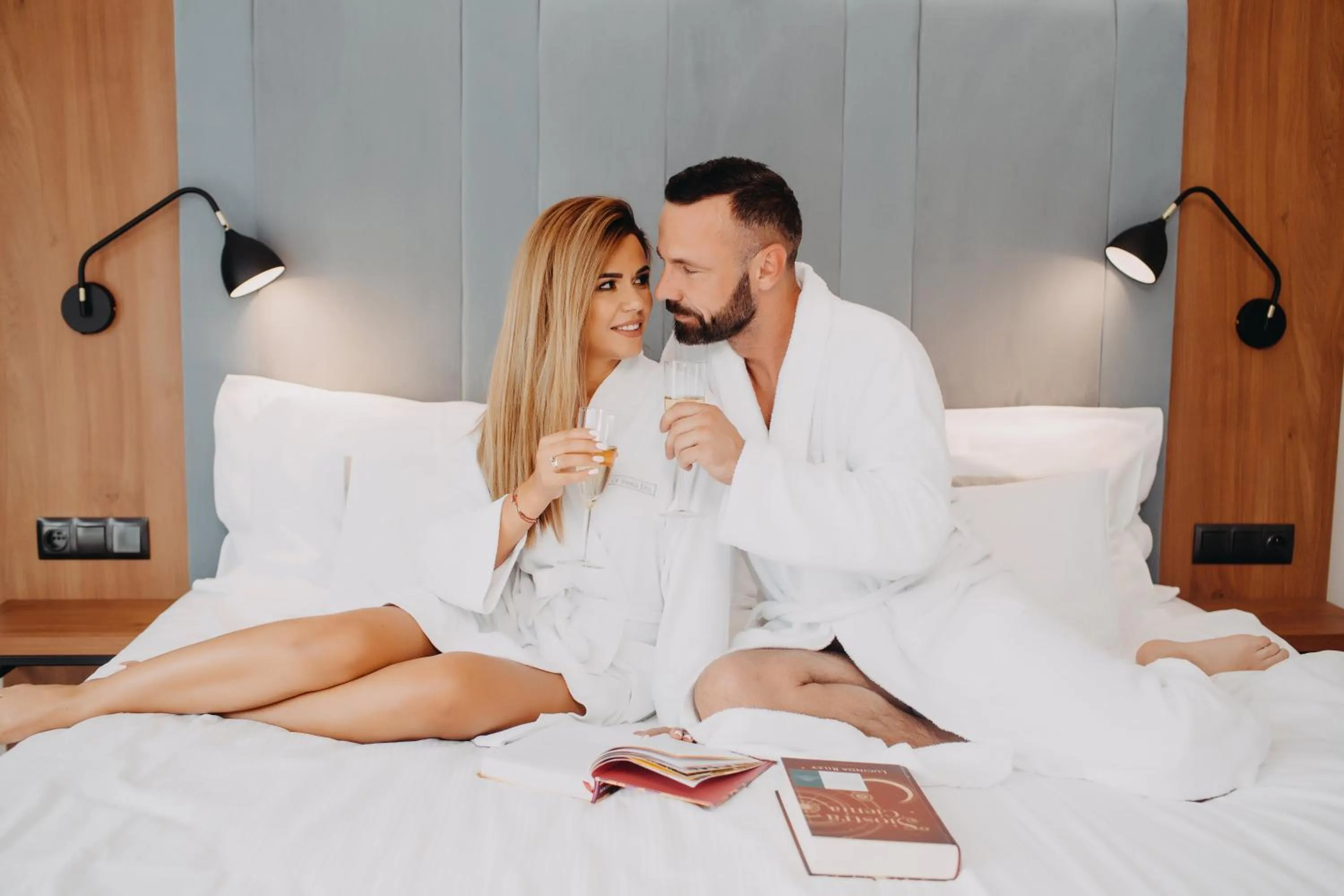 Bedroom, Bed in Green Mountain 5* Hotel