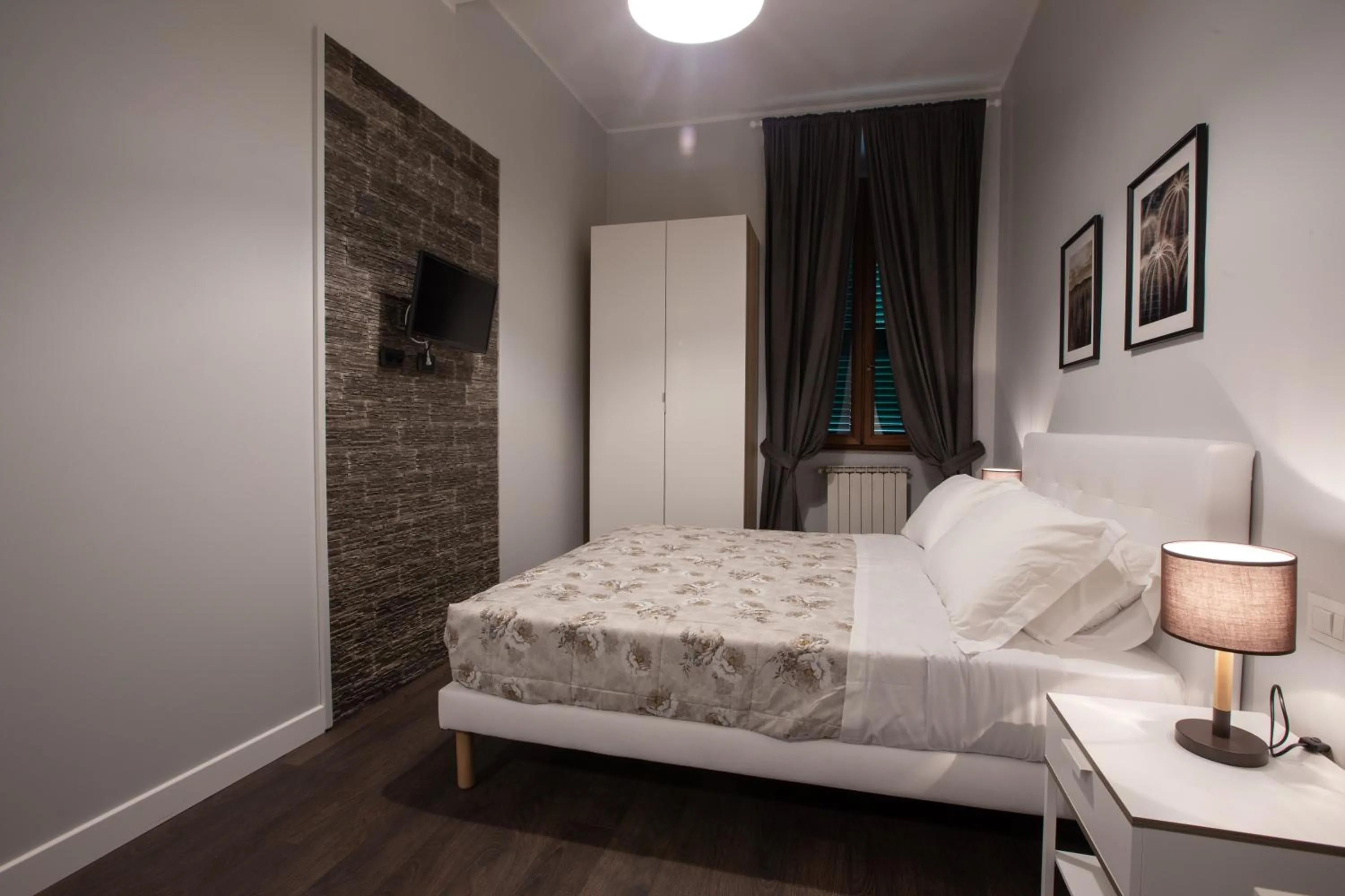 Bed in maribea rome center