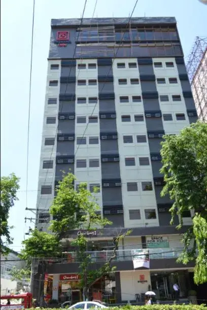 Property building in Express Inn Cebu Osmena Property building in Express Inn Cebu Osmena