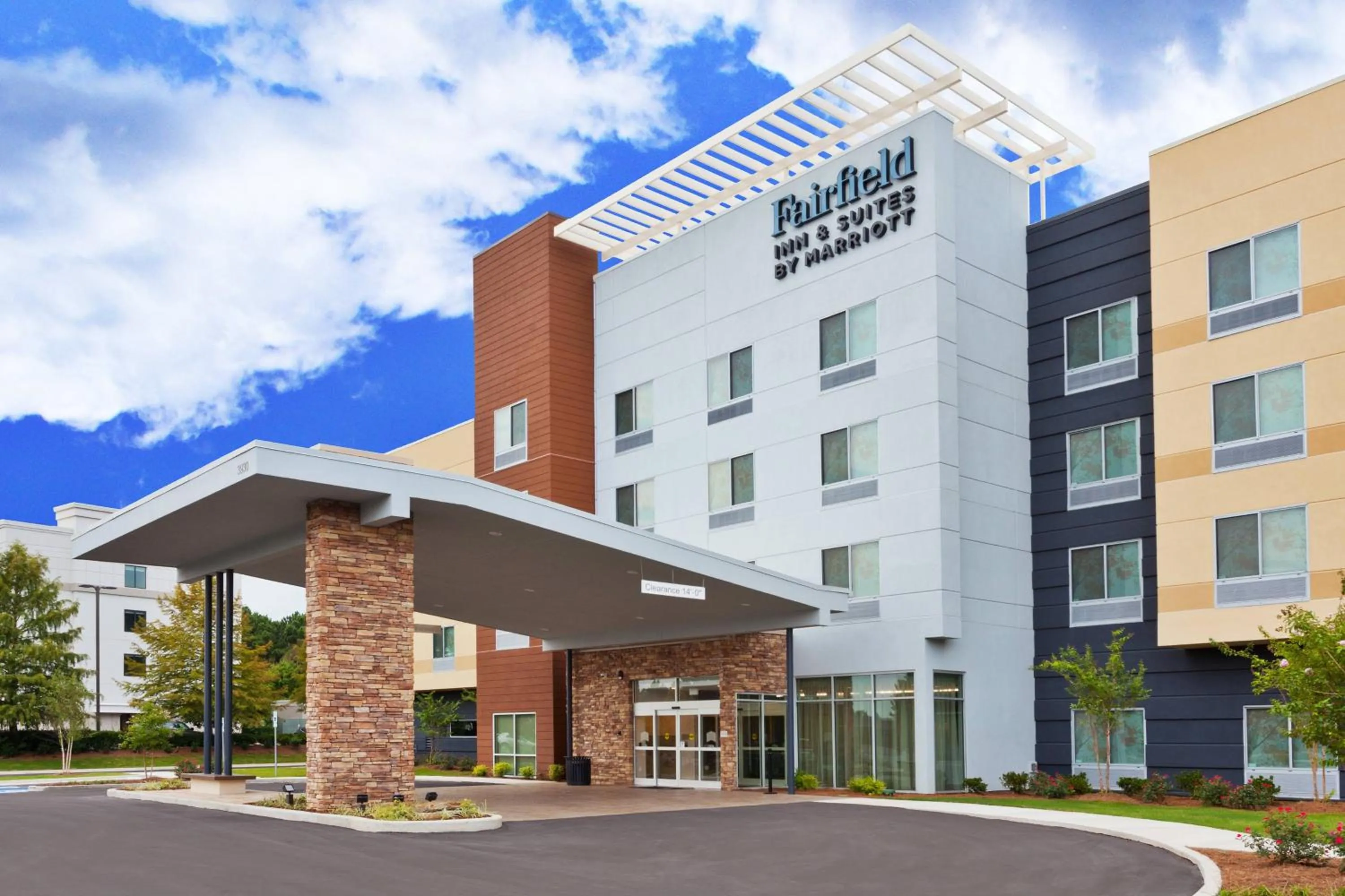 Property building in Fairfield Inn & Suites by Marriott Birmingham Colonnade