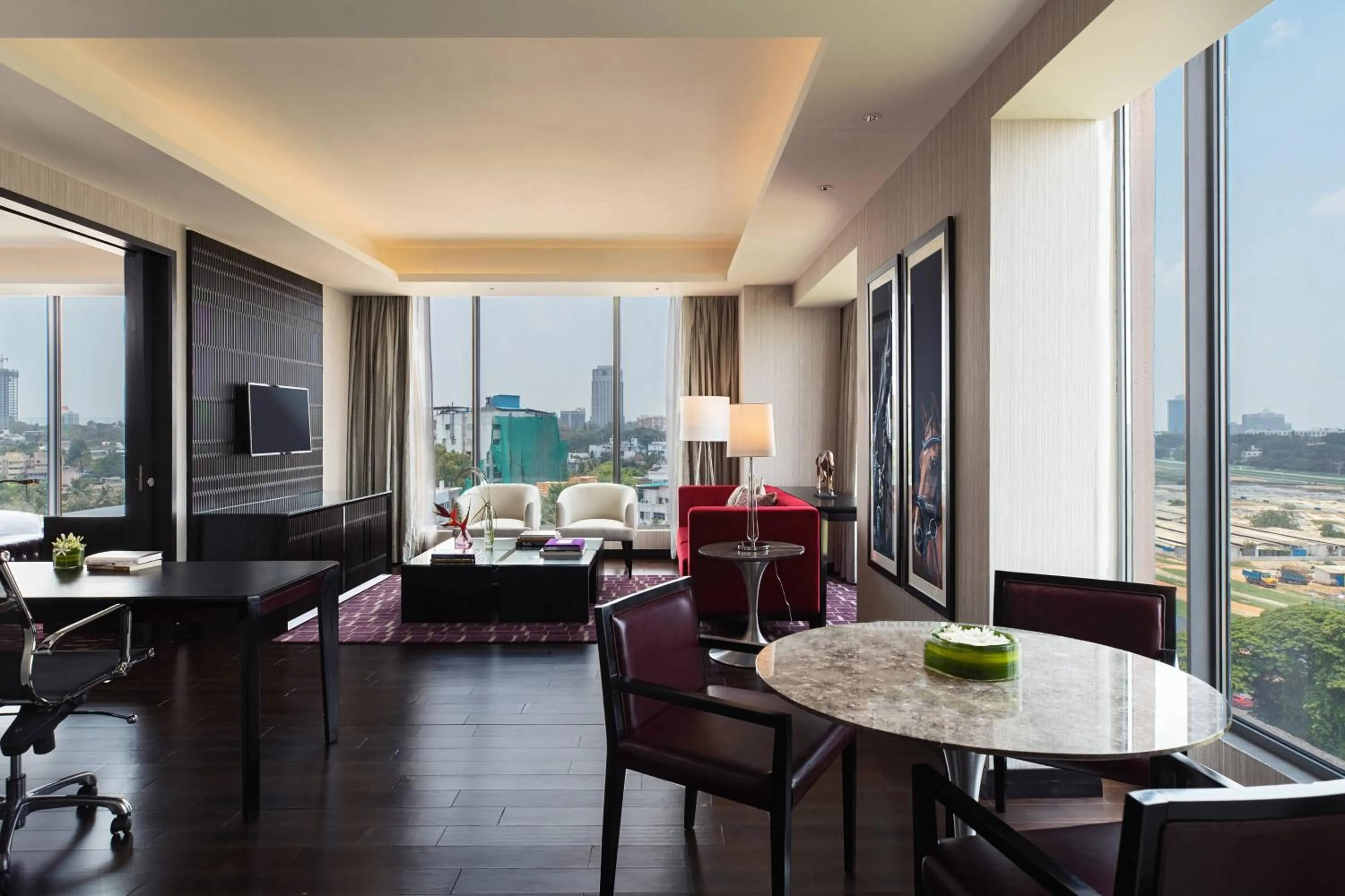 Lounge or bar in Renaissance Bengaluru Race Course Hotel