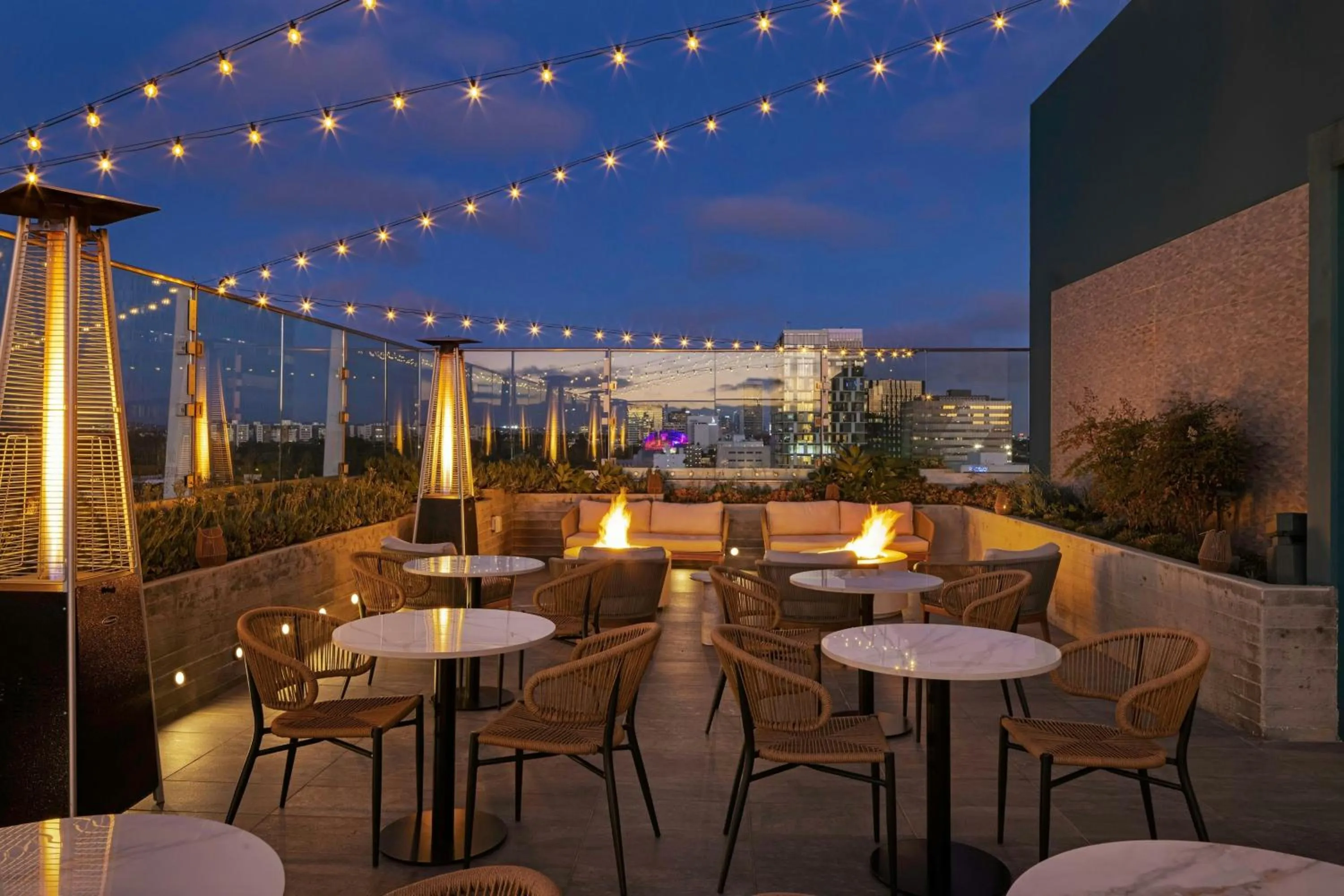 Lounge or bar in AC Hotel by Marriott Beverly Hills