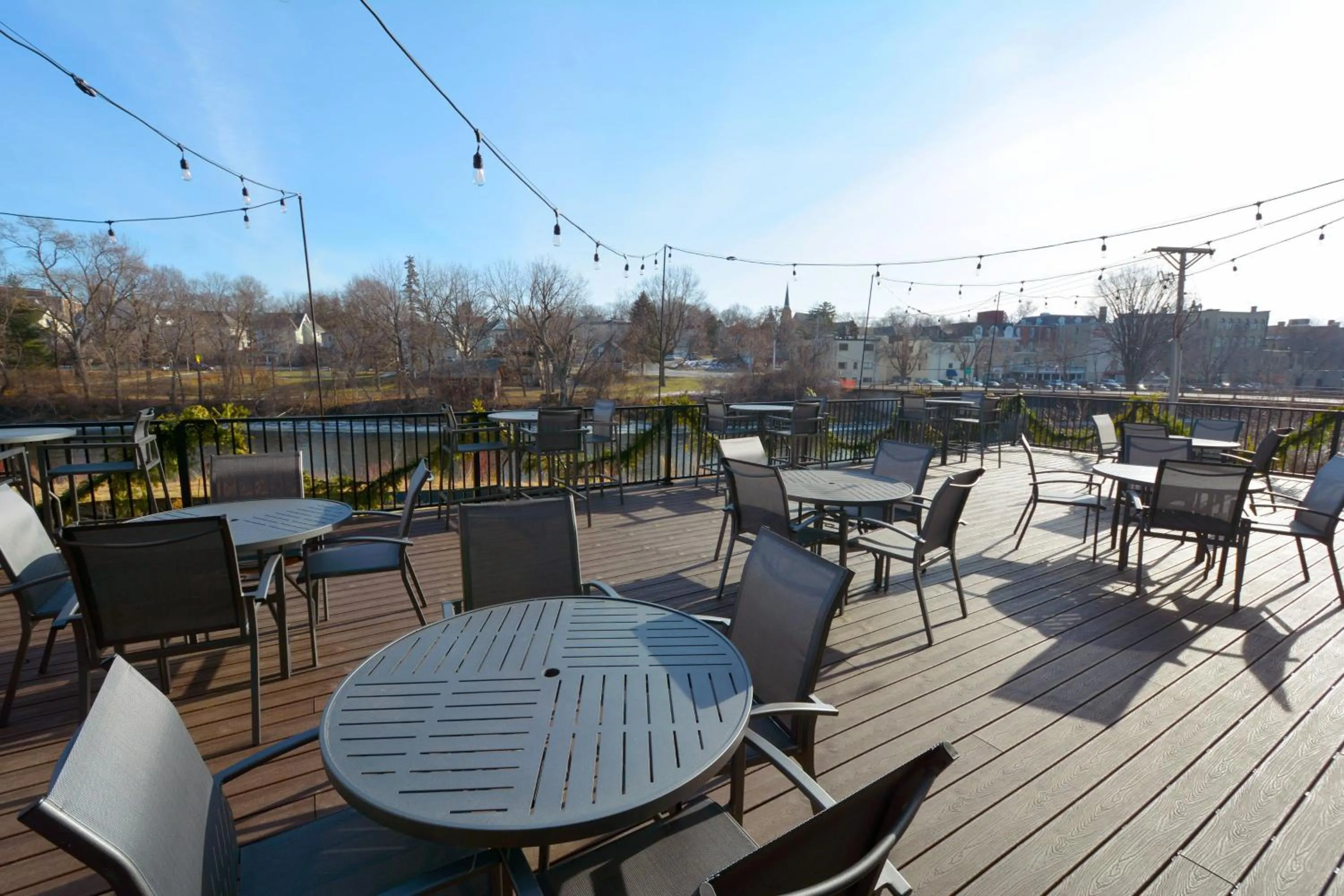 Lounge or bar in Fairfield Inn & Suites by Marriott Northfield